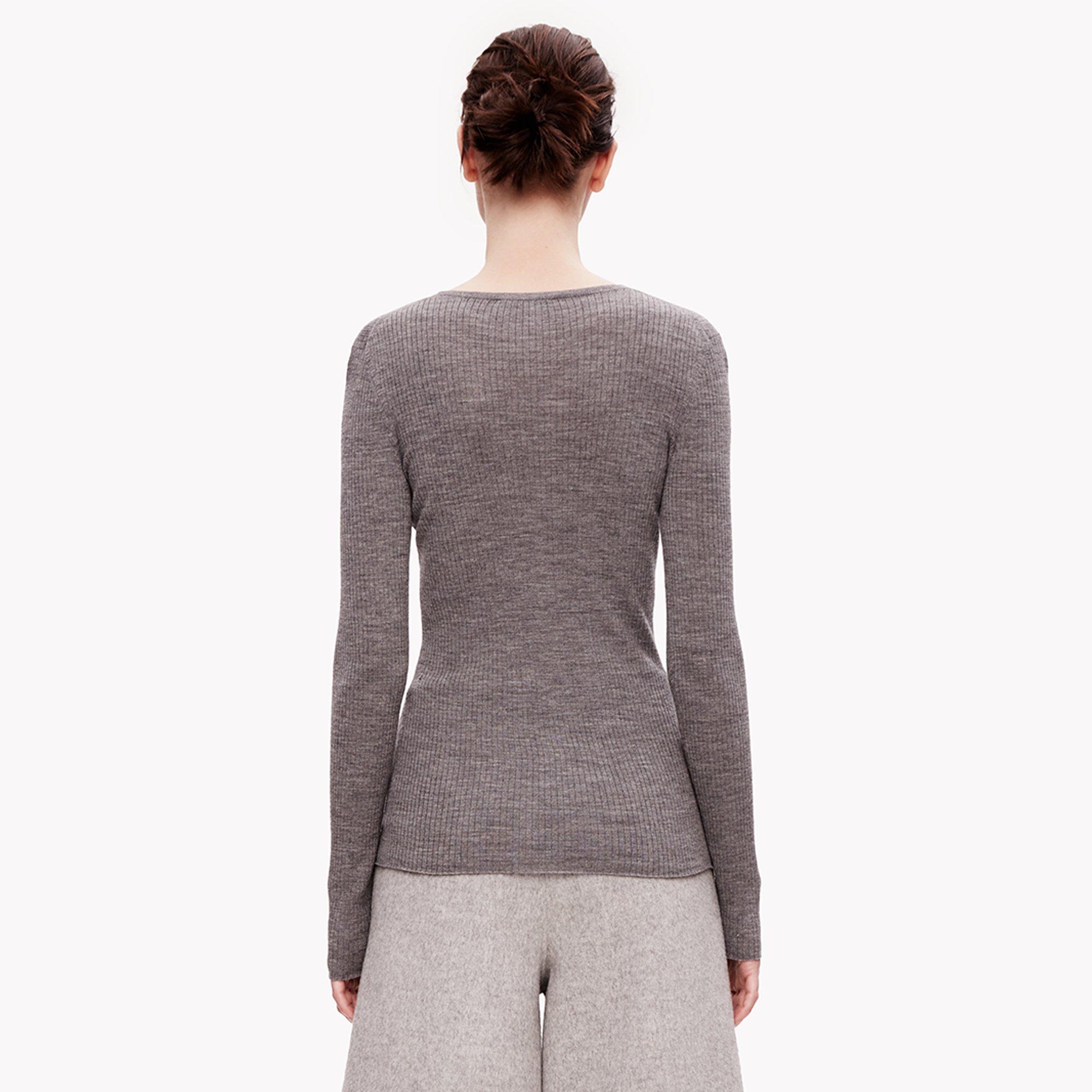 Slim-Fit Sweater in Merino Wool