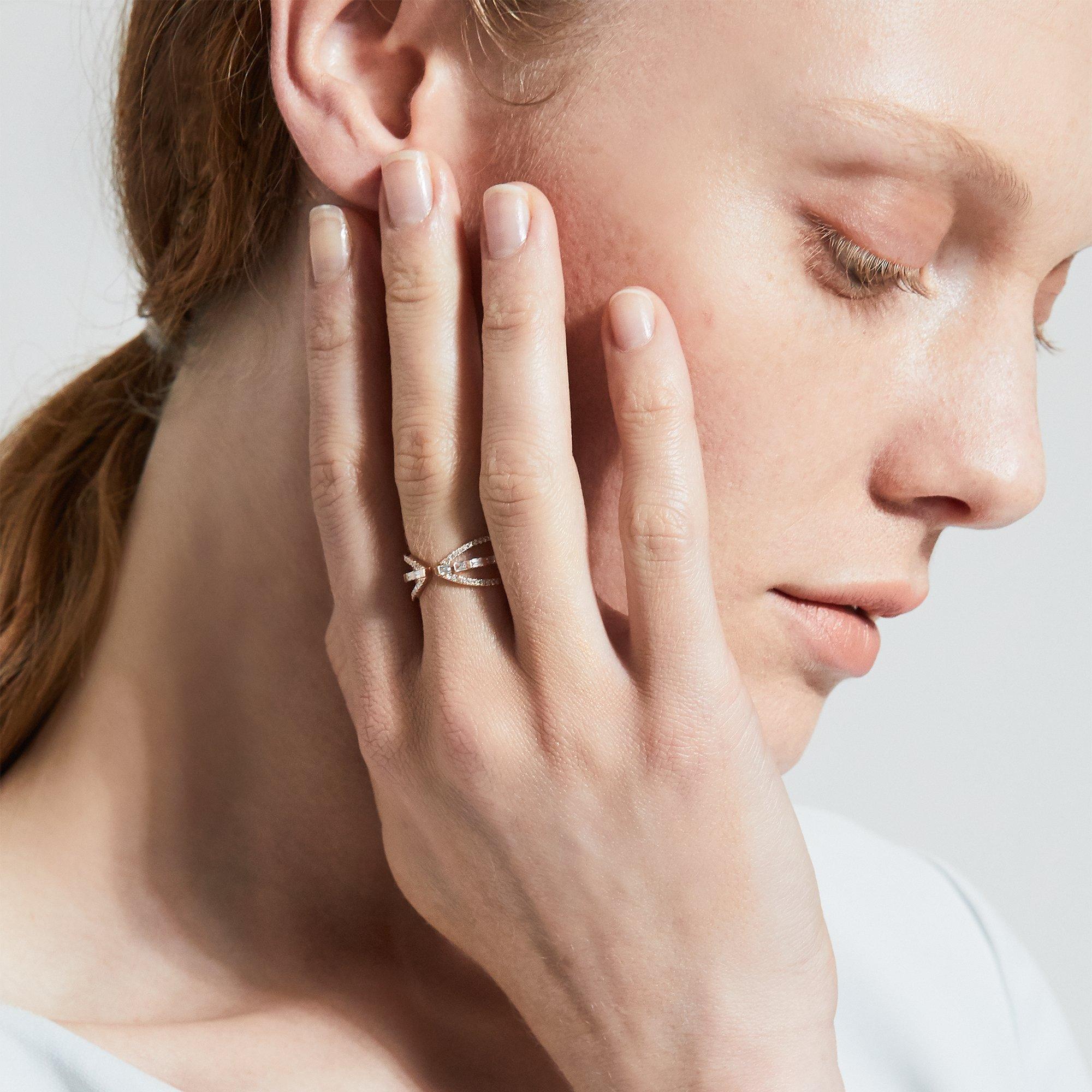 EF Collection Baguette Queen Ring