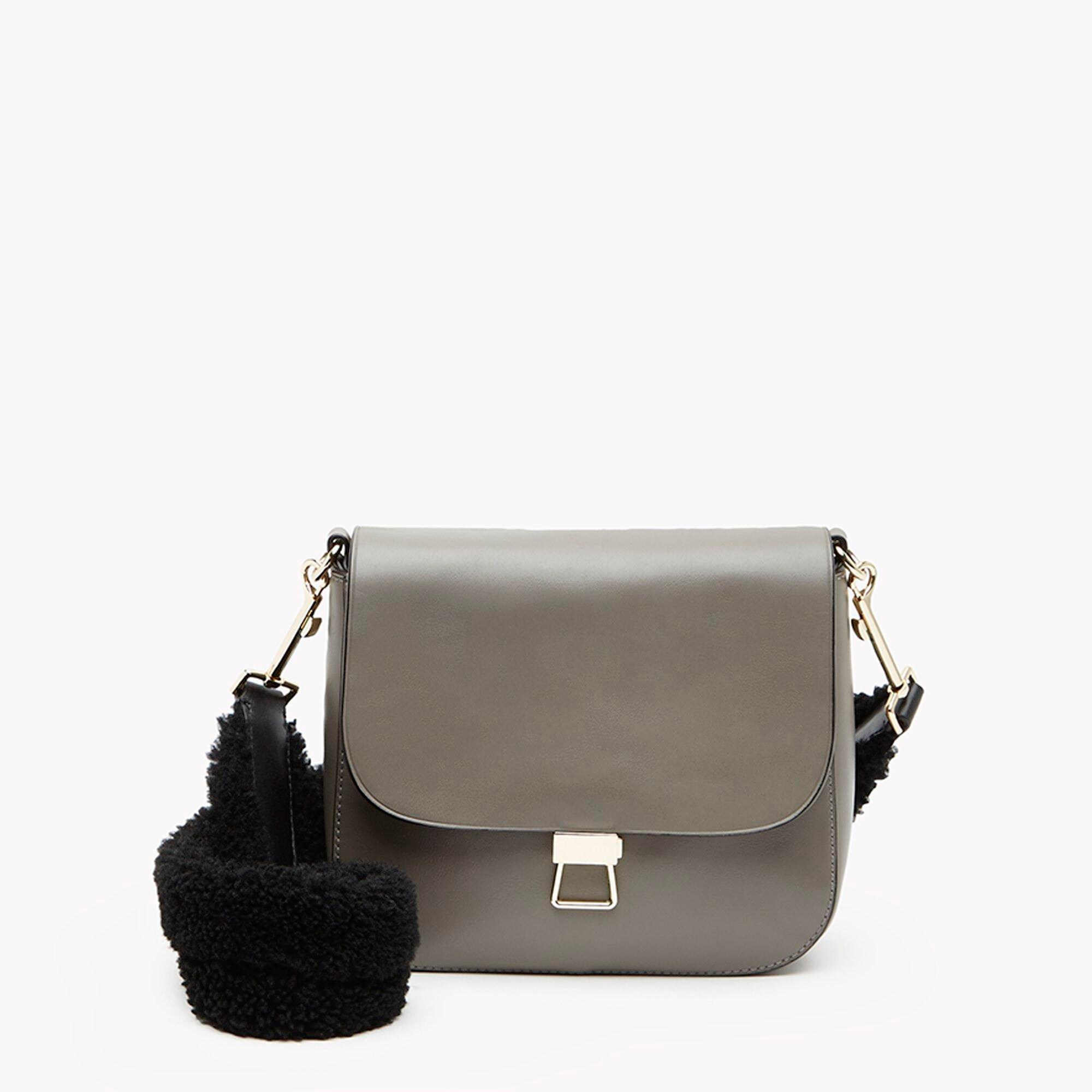 Perry Saddle Bag in Leather