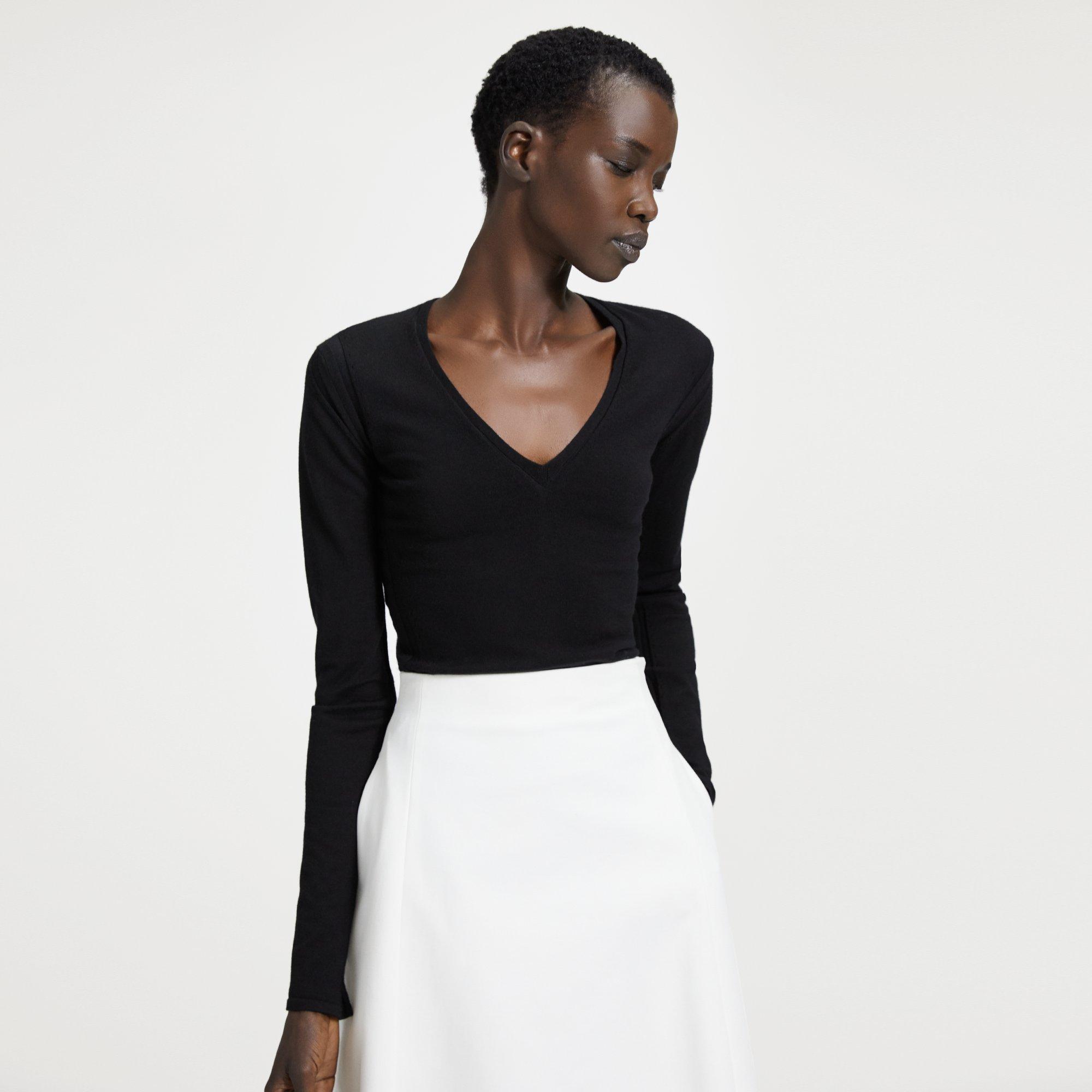 Low V-Neck Pullover