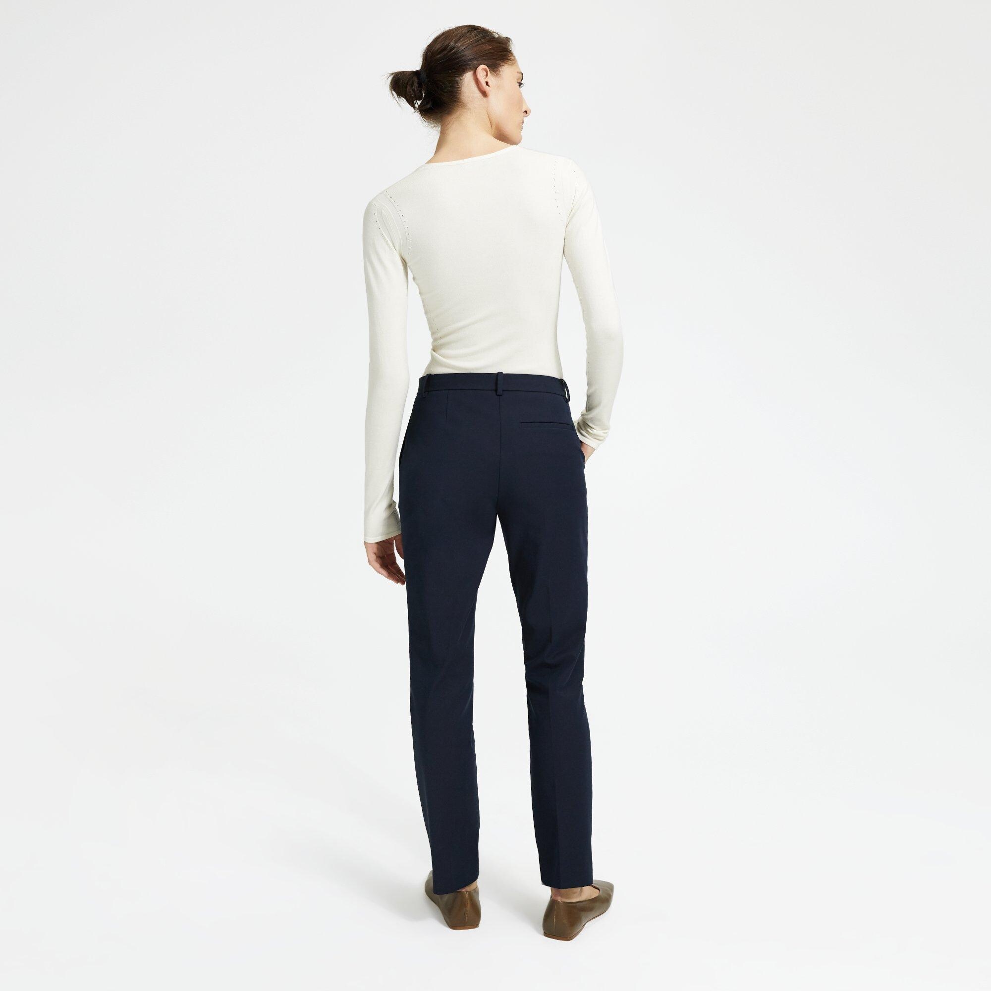 Low V-Neck Pullover