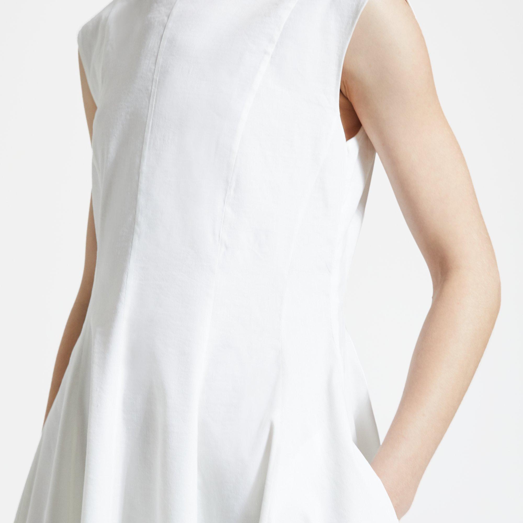 Sleeveless Peplum Dress in Good Linen