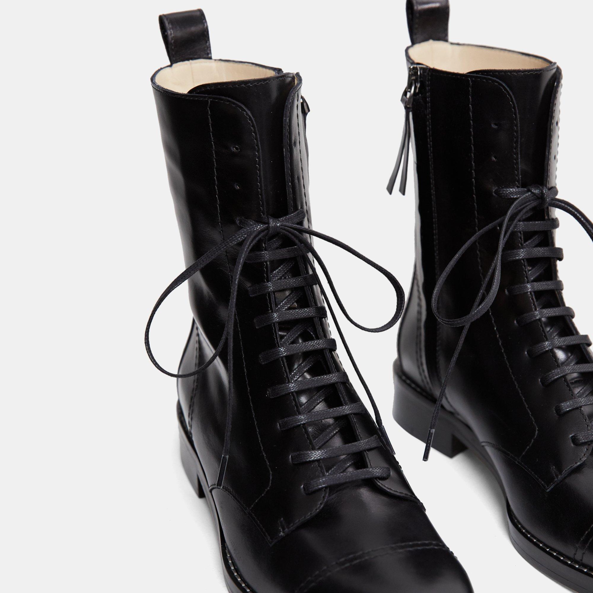 Laced Boot in Satin Leather