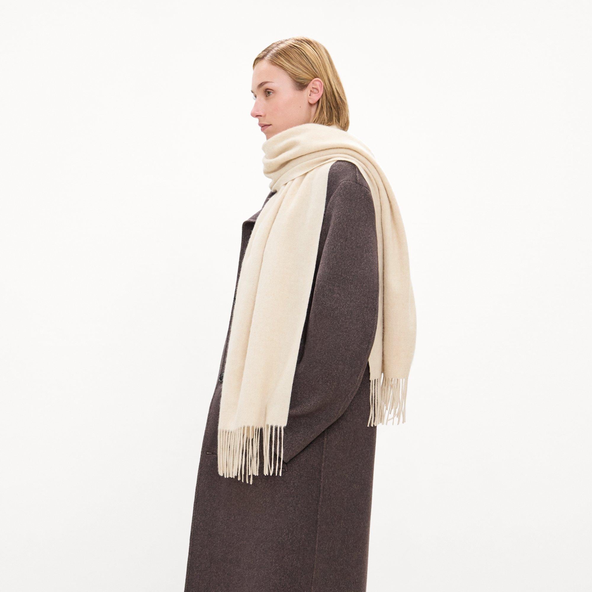 Classic Scarf in Cashmere