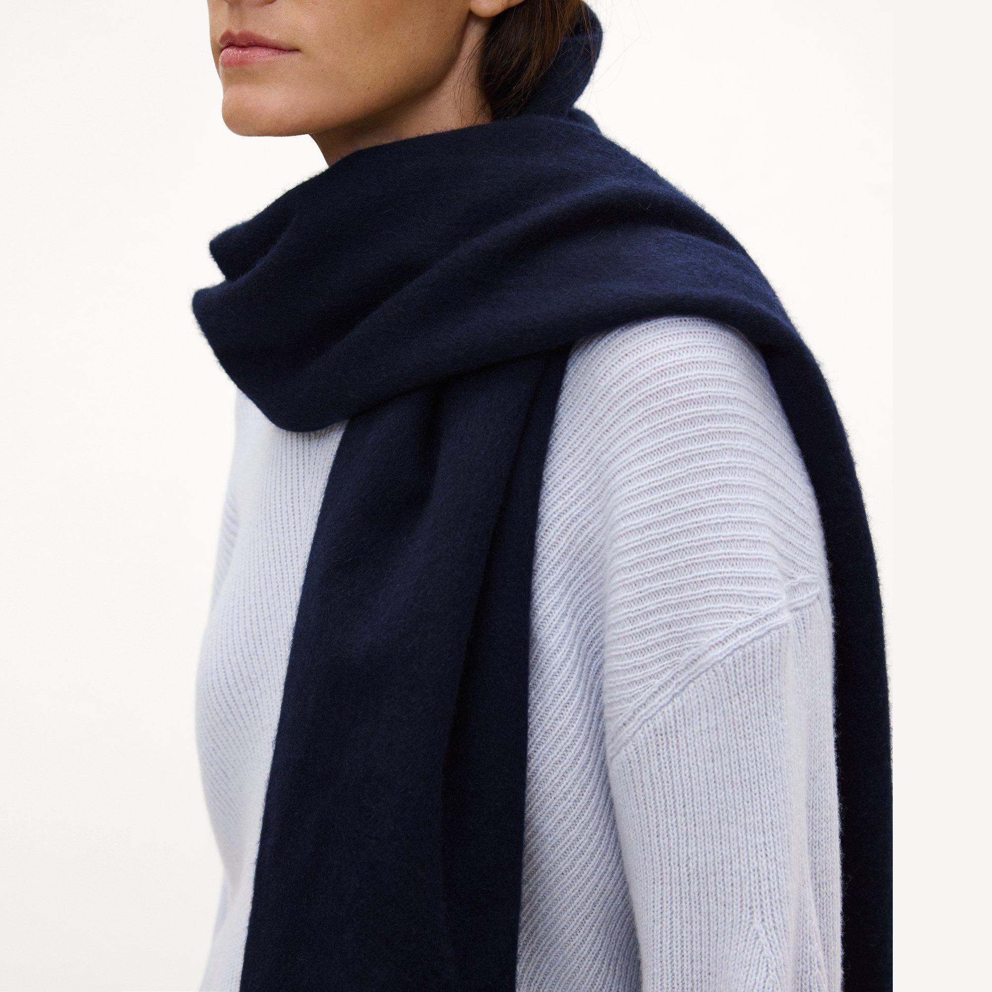 Classic Scarf in Cashmere