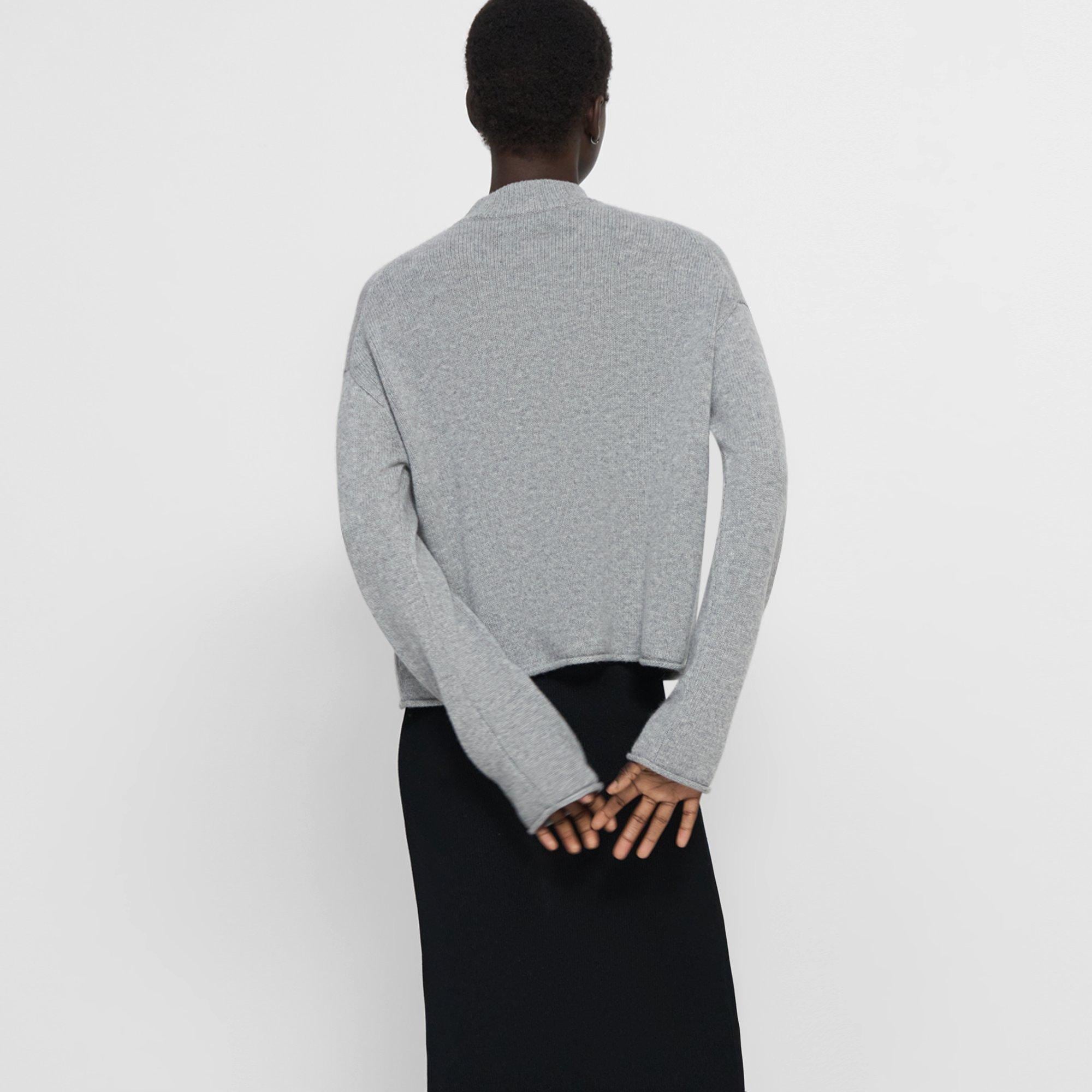 Verkürzter Pullover aus Kaschmir mit angedeutetem Rollkragen