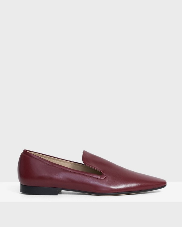 Pointed Loafer in Leather