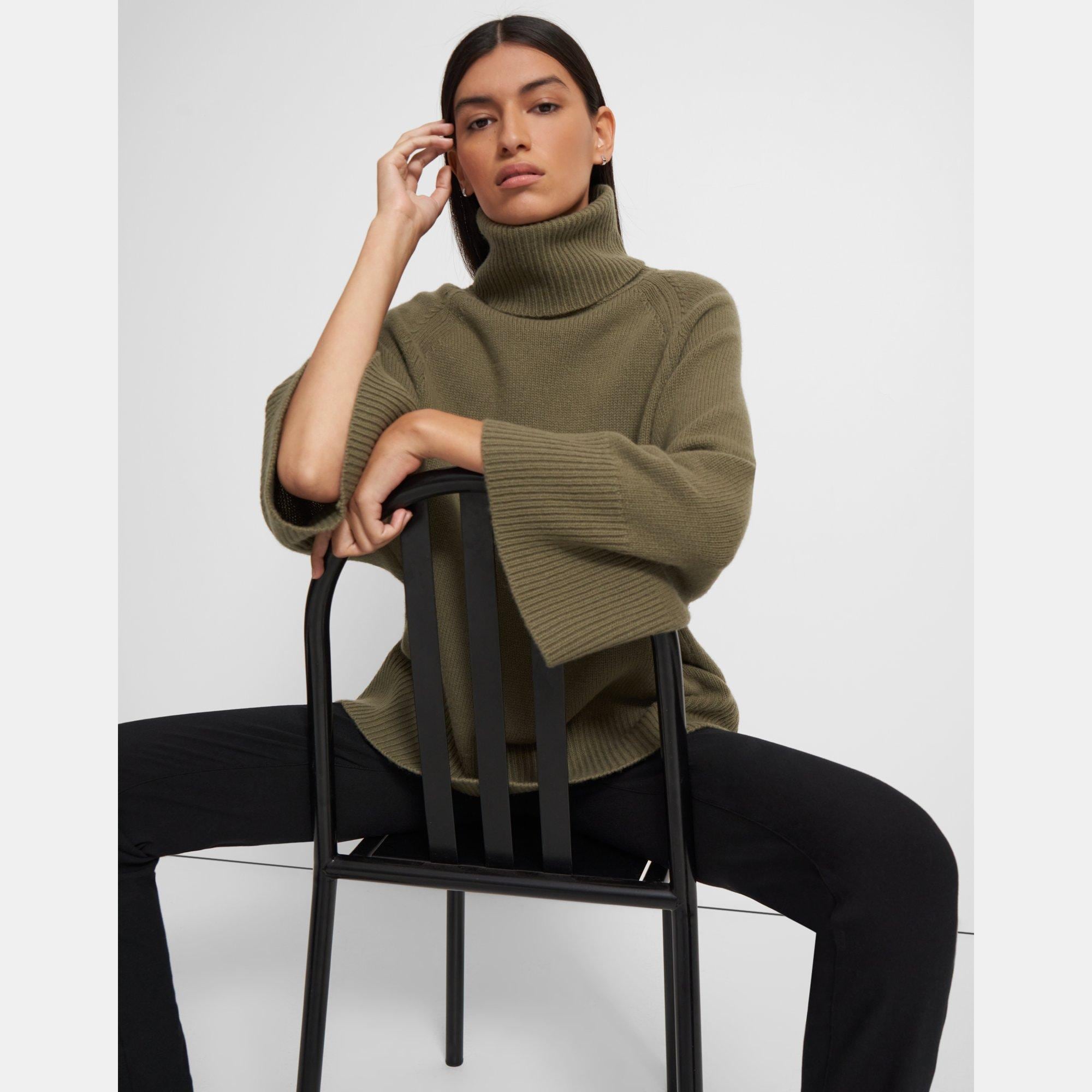 Wide-Sleeve Turtleneck in Wool-Cashmere
