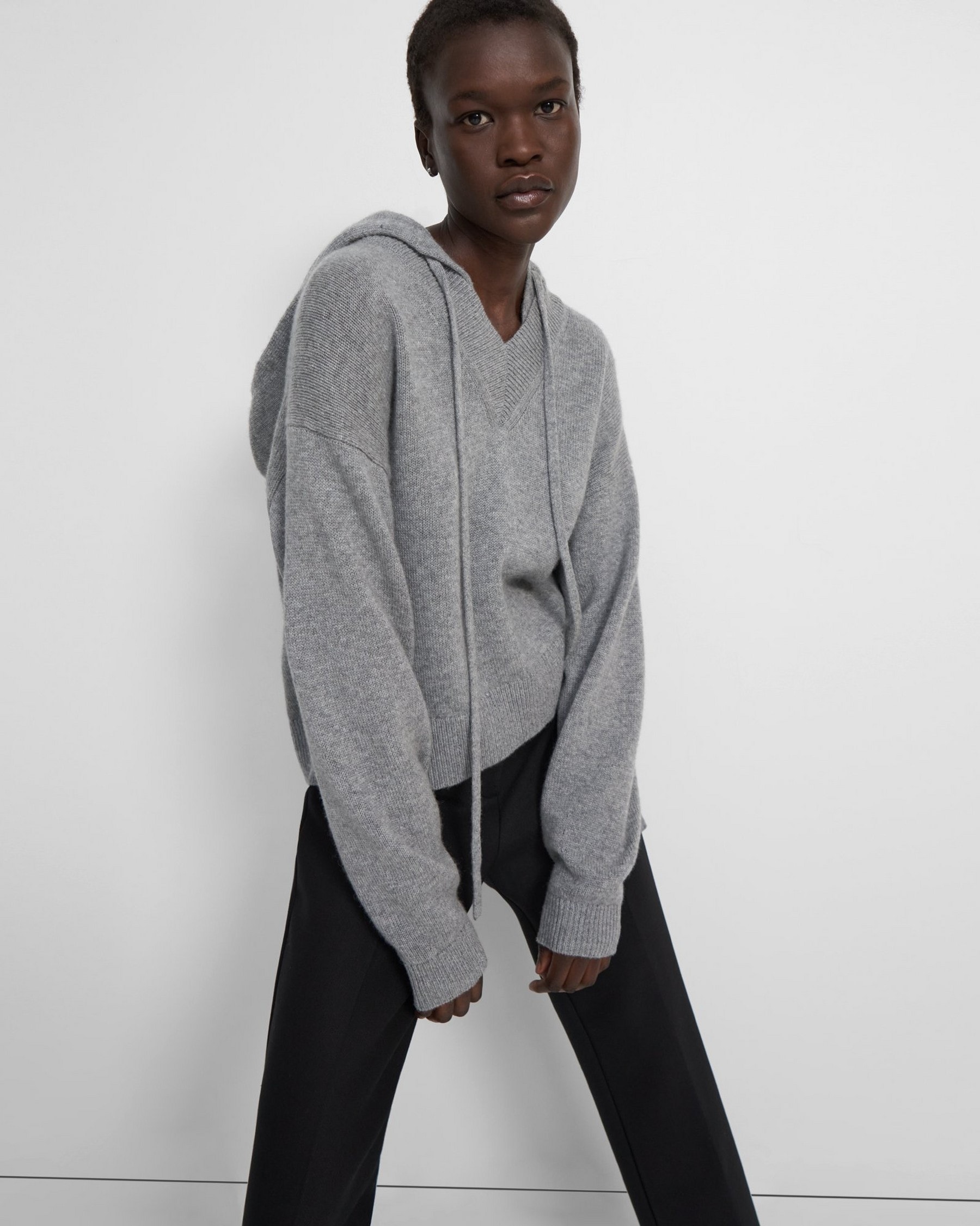 V-Neck Hoodie in Cashmere