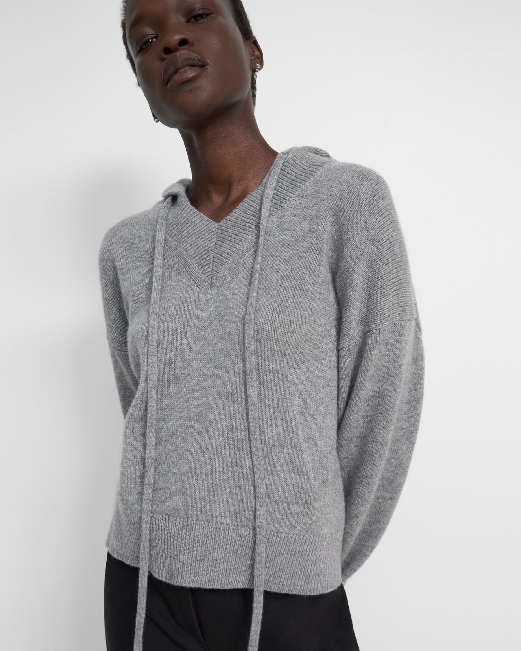 V-Neck Hoodie in Cashmere
