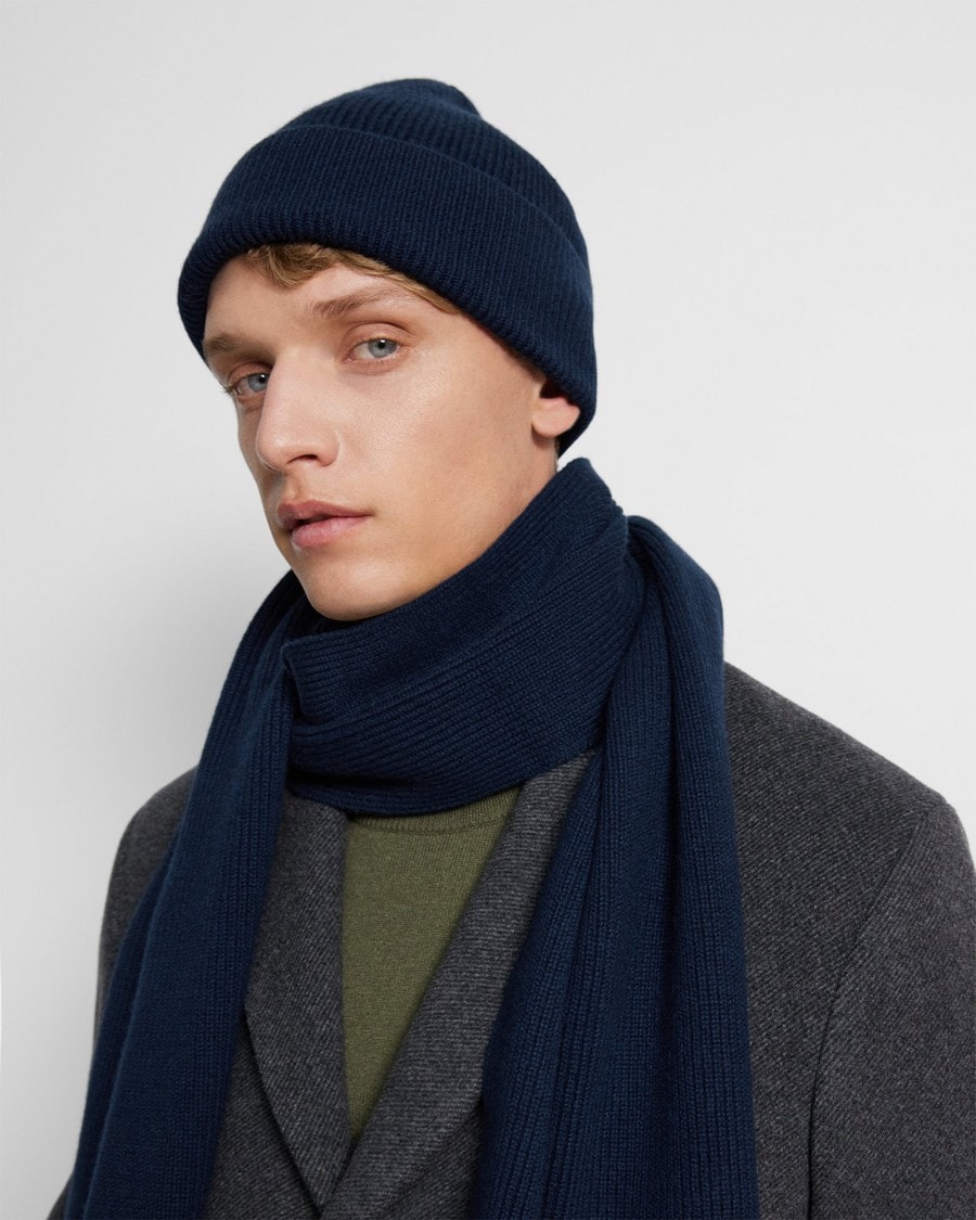 Beanie in Ribbed Cashmere