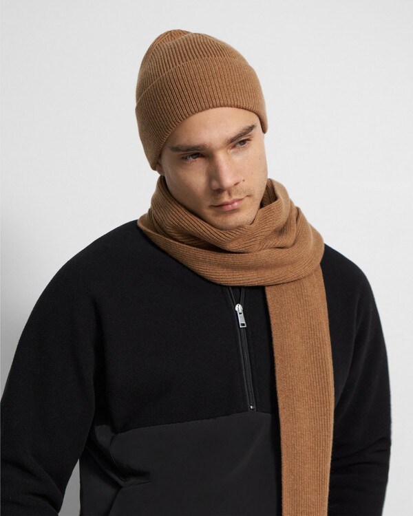 Ribbed  Beanie in Ribbed Cashmere