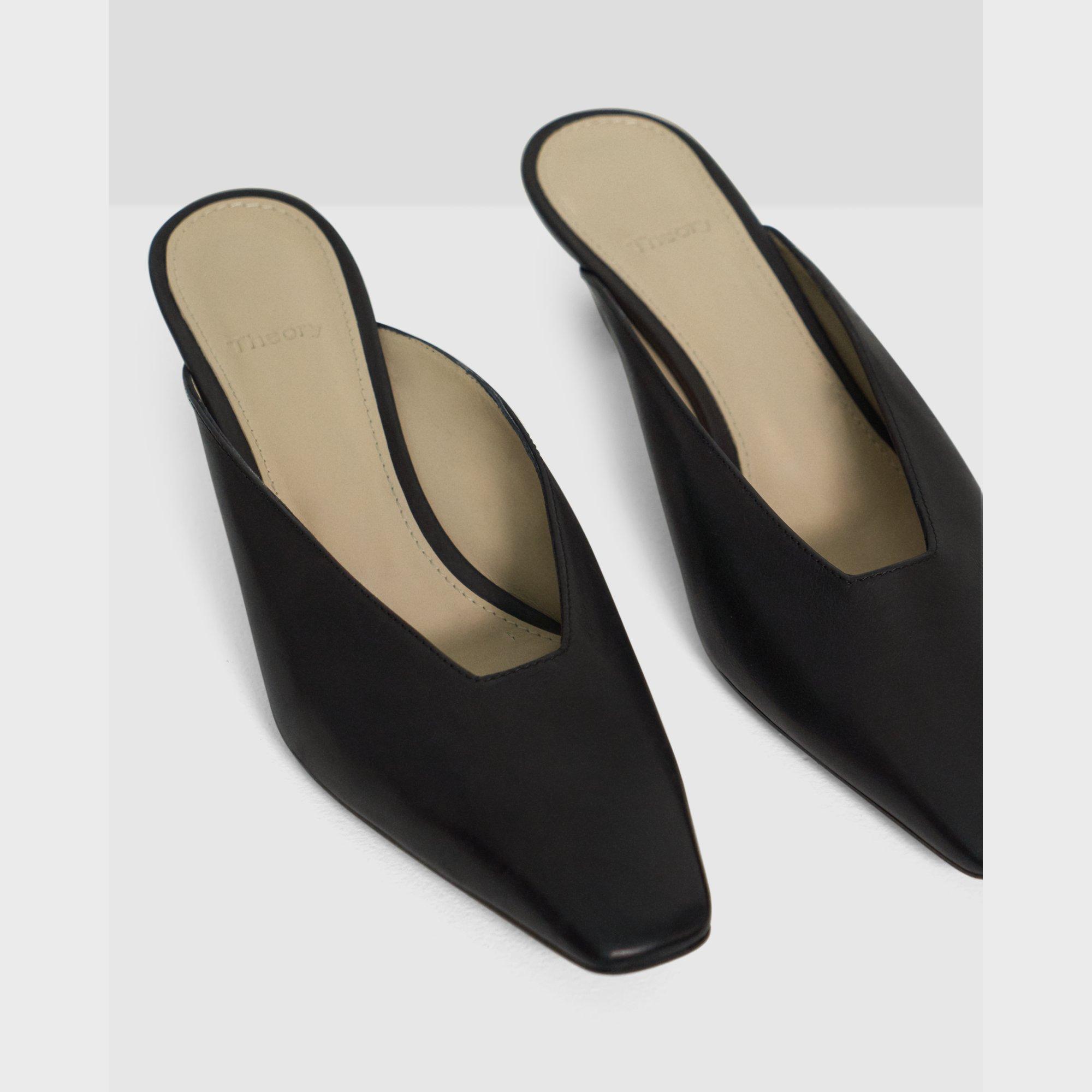 Soft Square Toe Mule in Leather