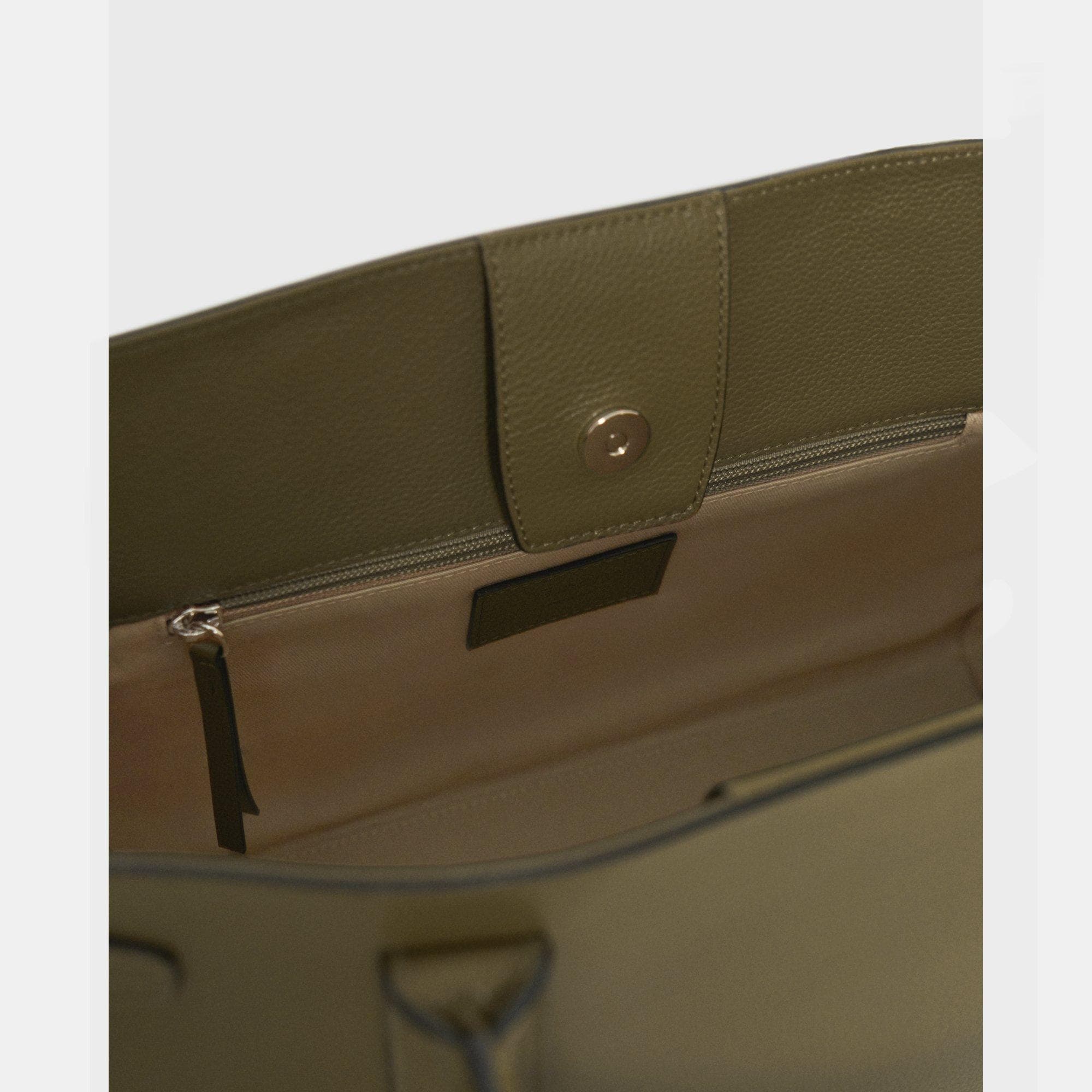 Pleated Carryall in Leather