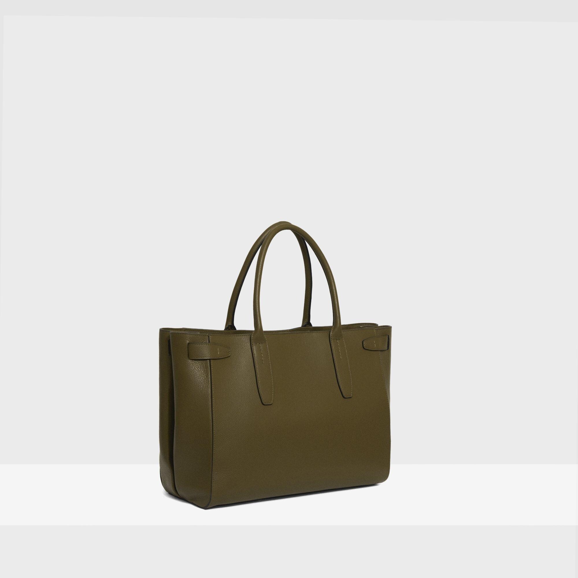 Pleated Carryall in Leather