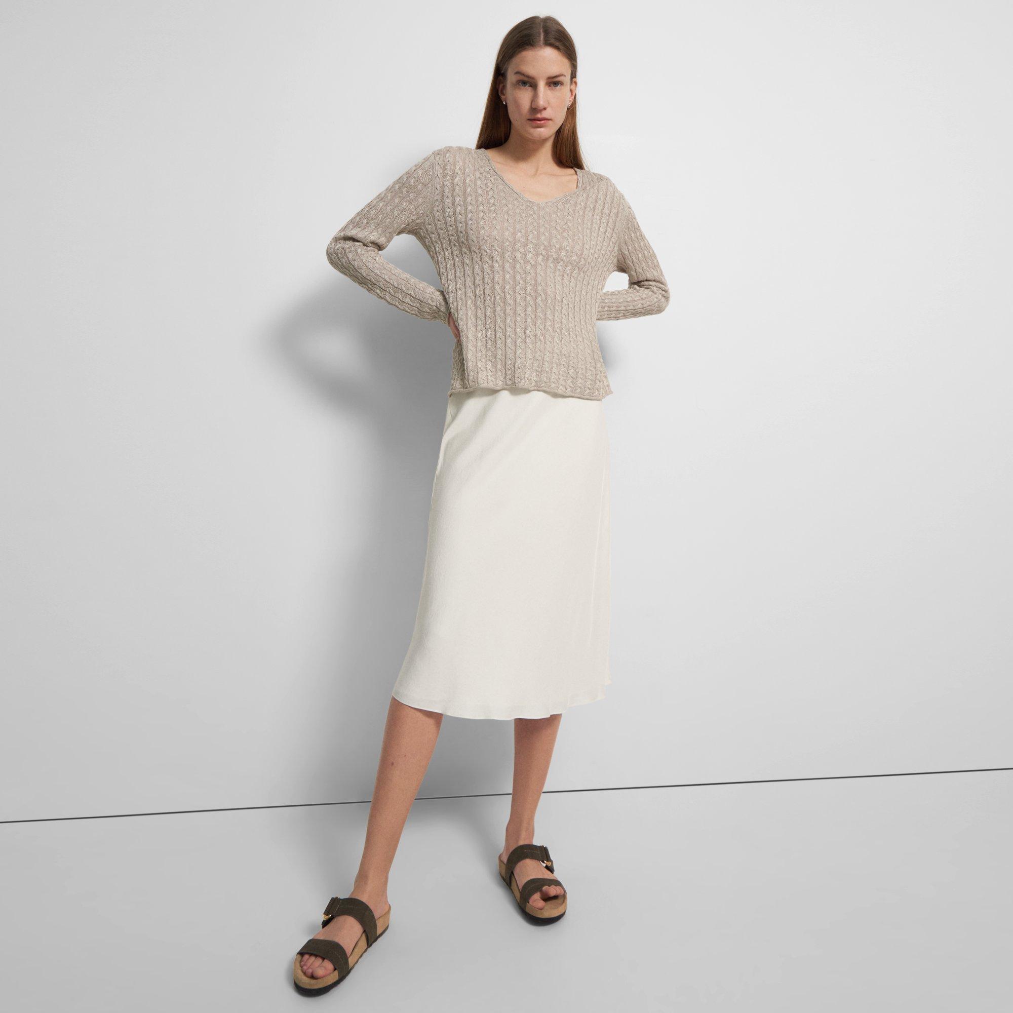 V-Neck Sweater in Cable Knit Linen