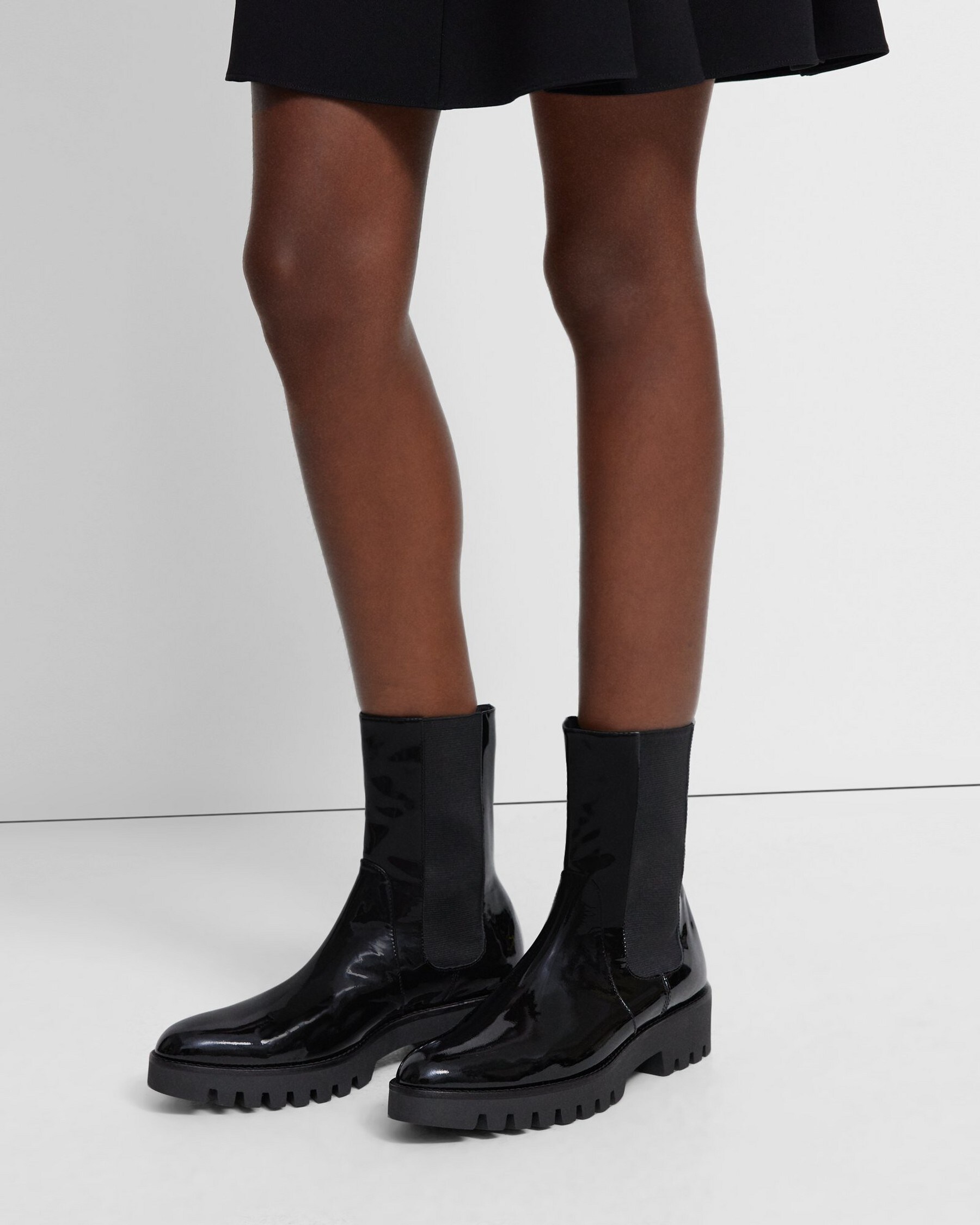 띠어리 Theory Chelsea Boot in Patent Leather,BLACK