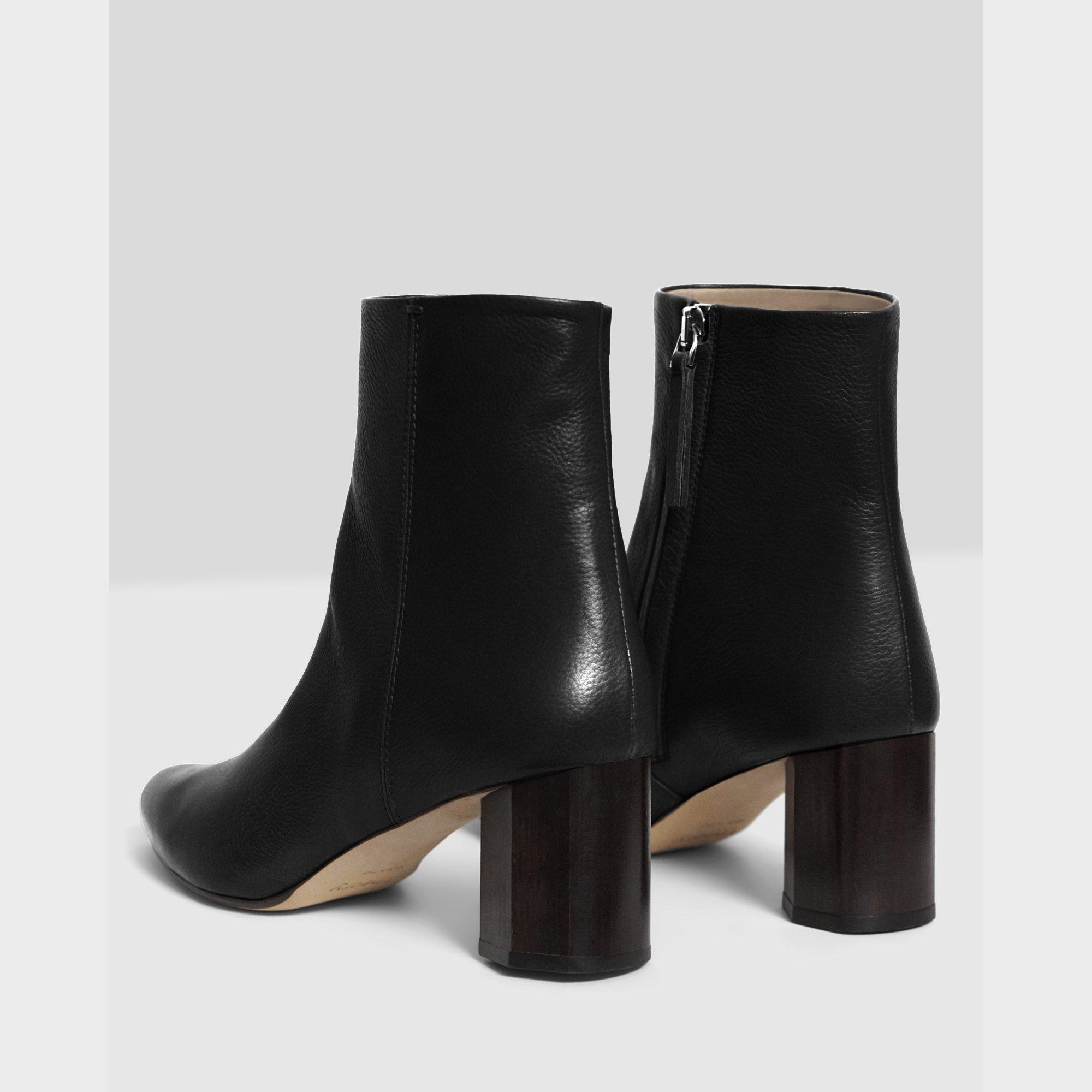 Hexa Bootie in Leather