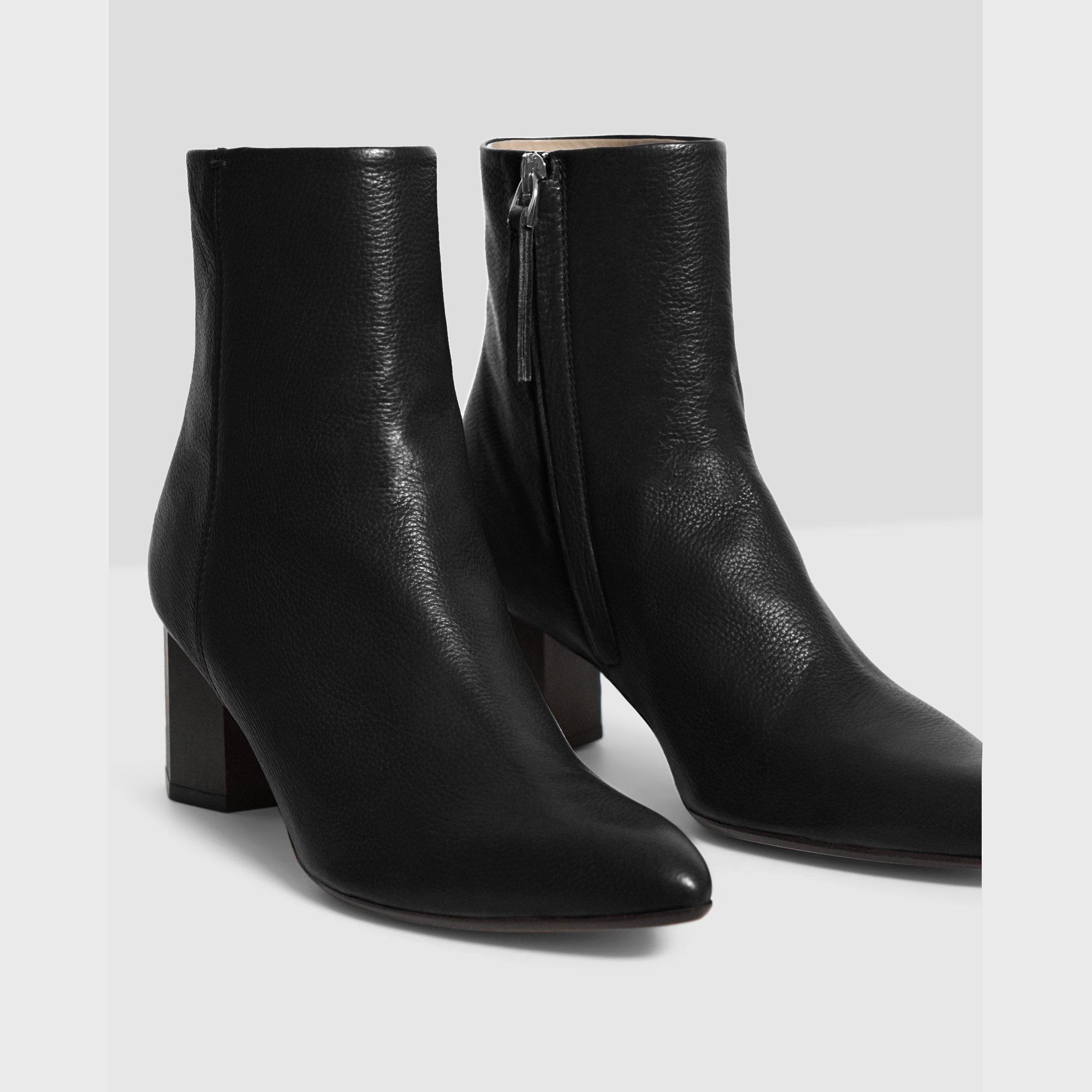 Hexa Bootie in Leather