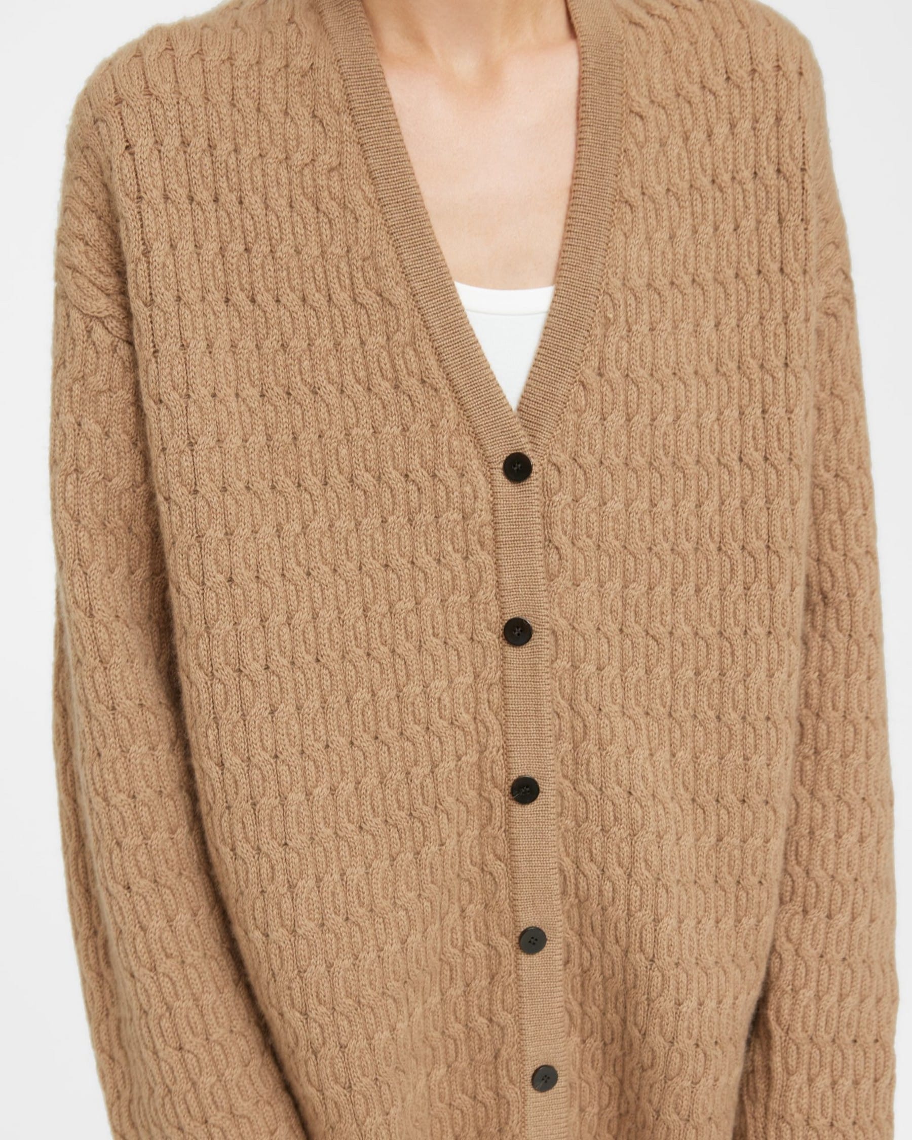 LONG CABLE CARDI