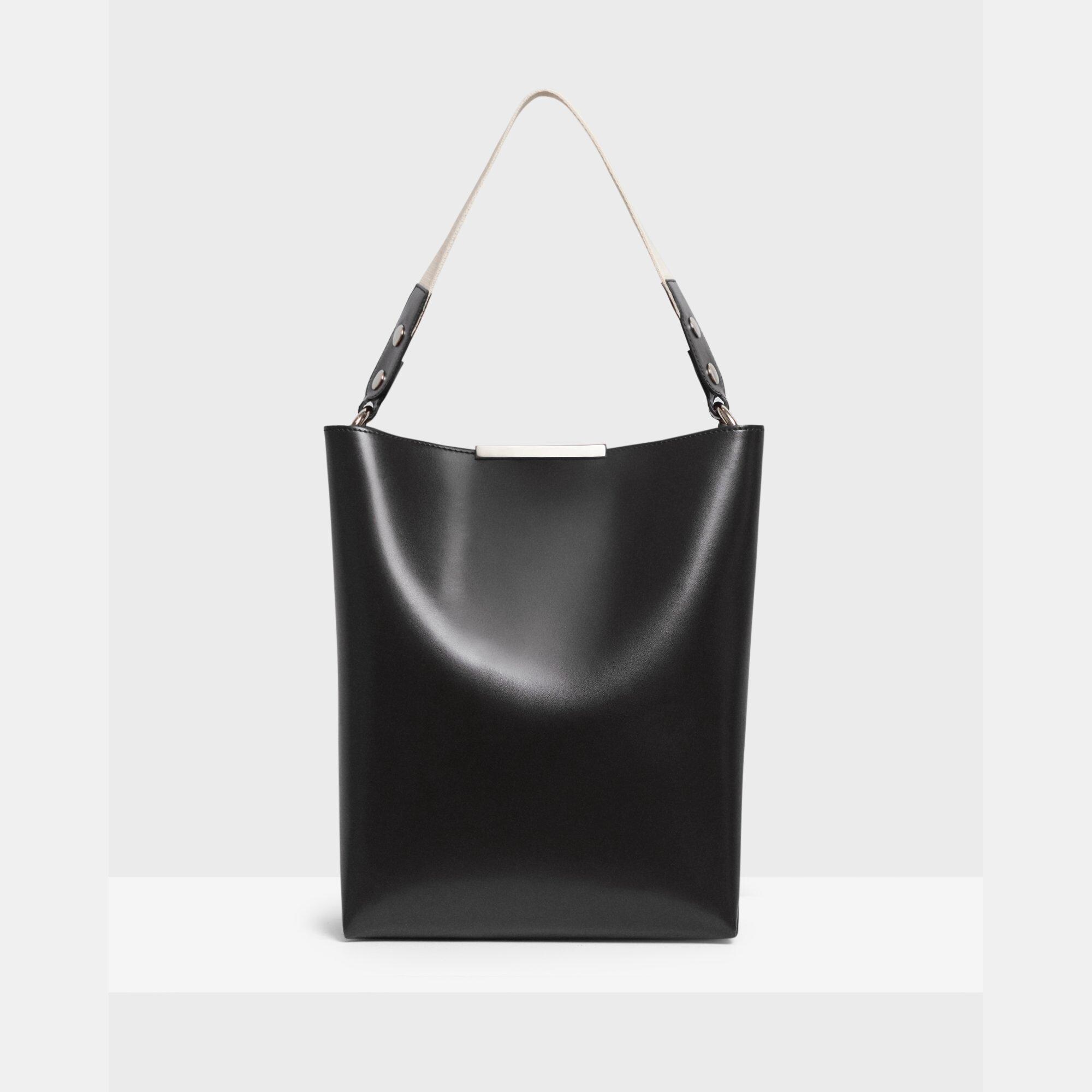 新品⭐︎Theory luxe Reversible Tote Bag 新品⭐︎Theory luxe Reversible Tote Bag