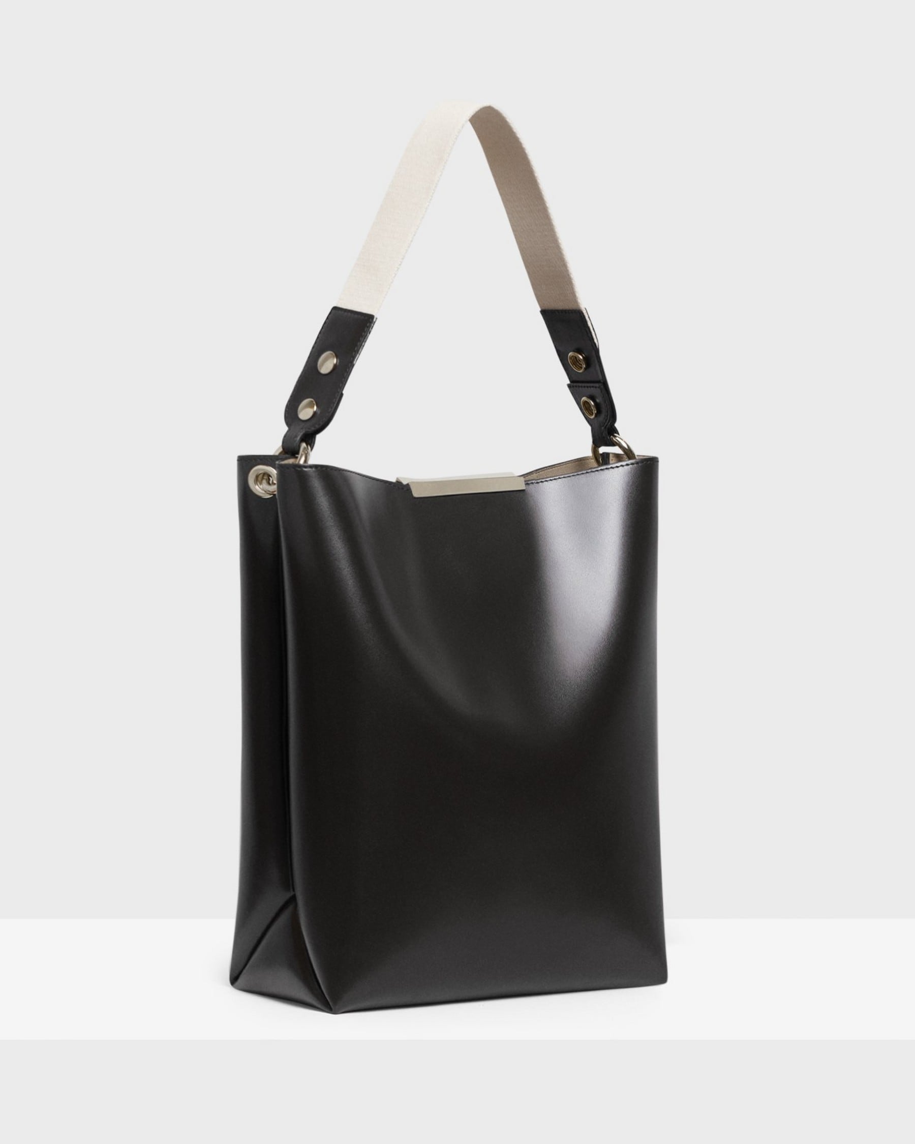 Fold Tote Bag in Leather