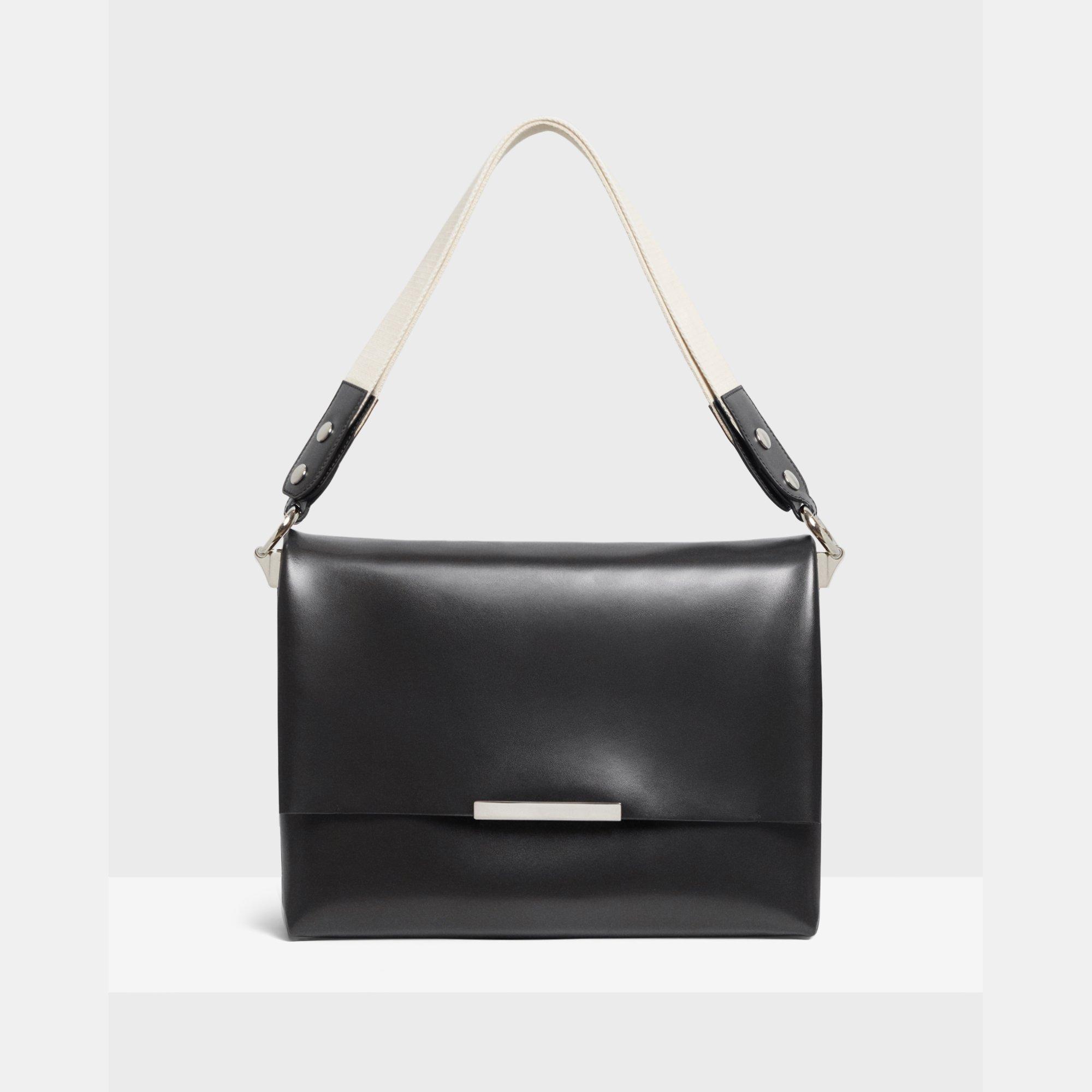 Fold Shoulder Bag in Leather - Black - Black - 1SZ