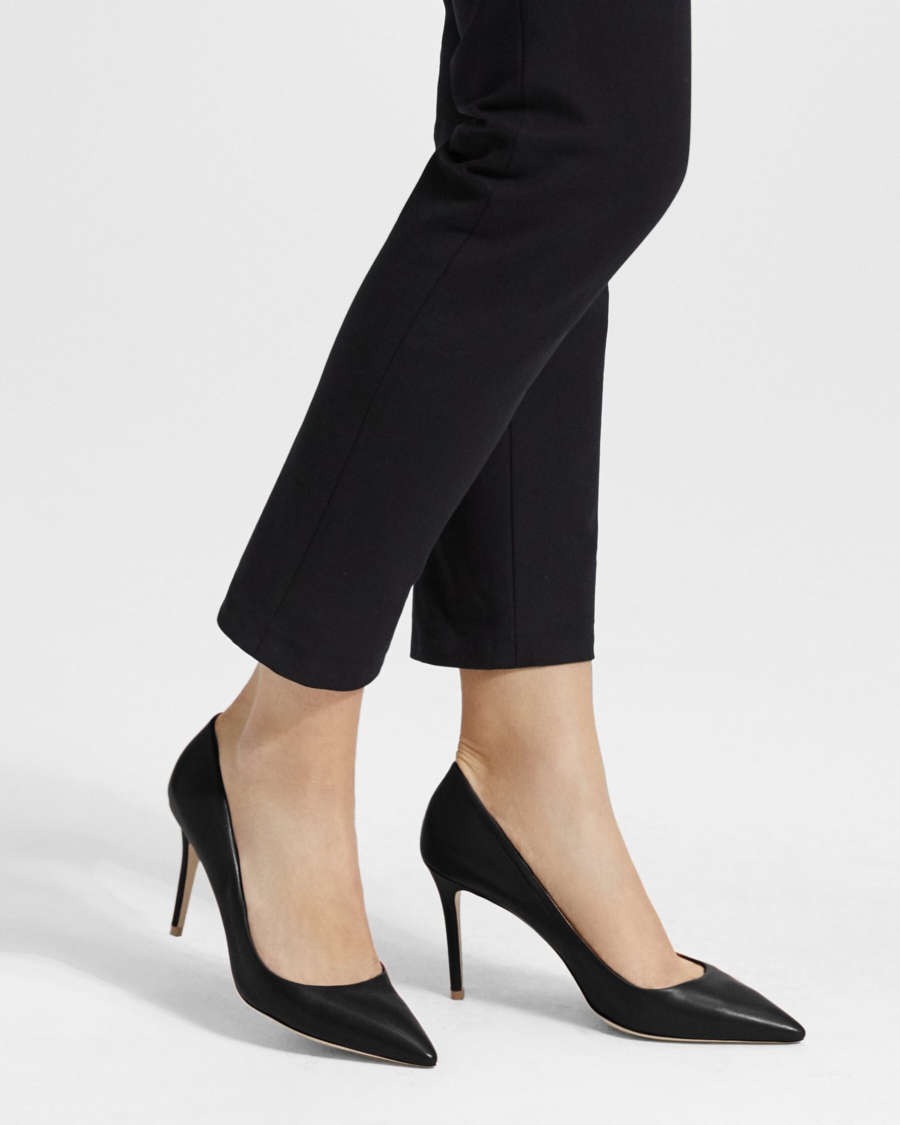 Theory City Pump in Leather