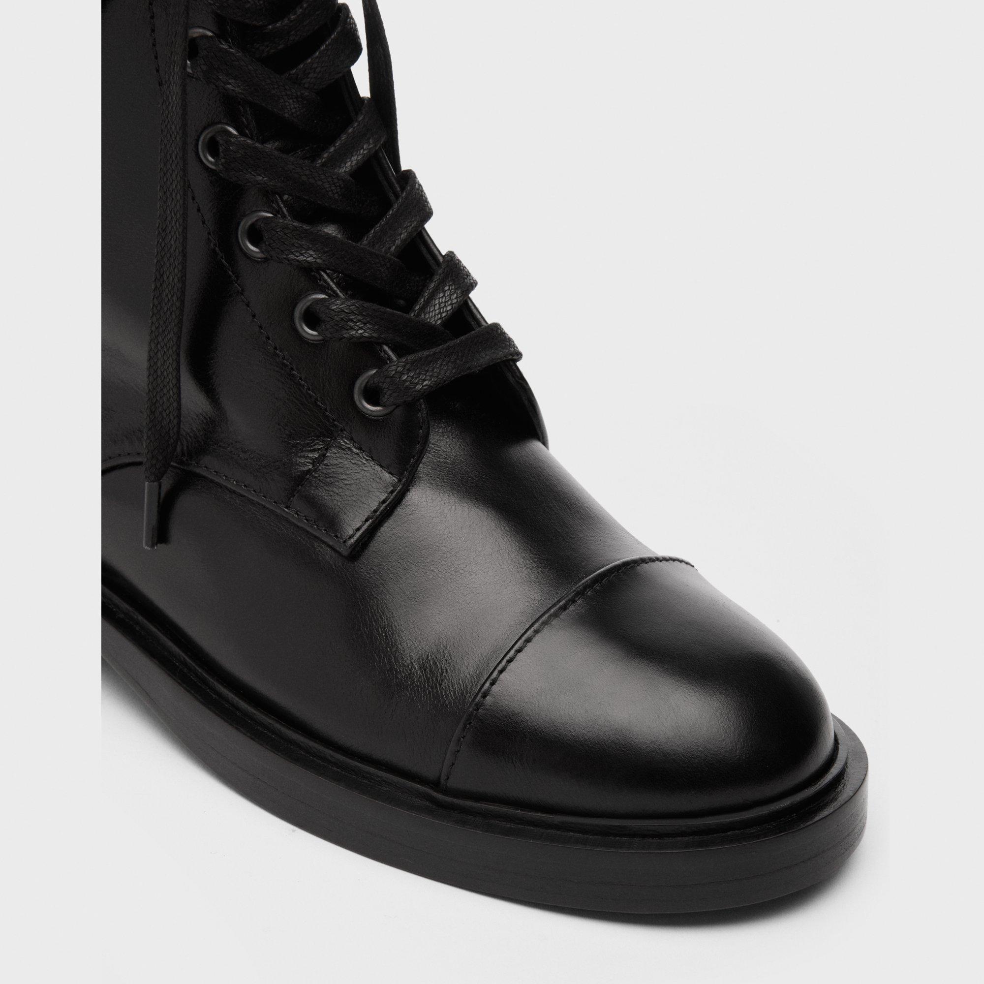 Combat Boot in Leather