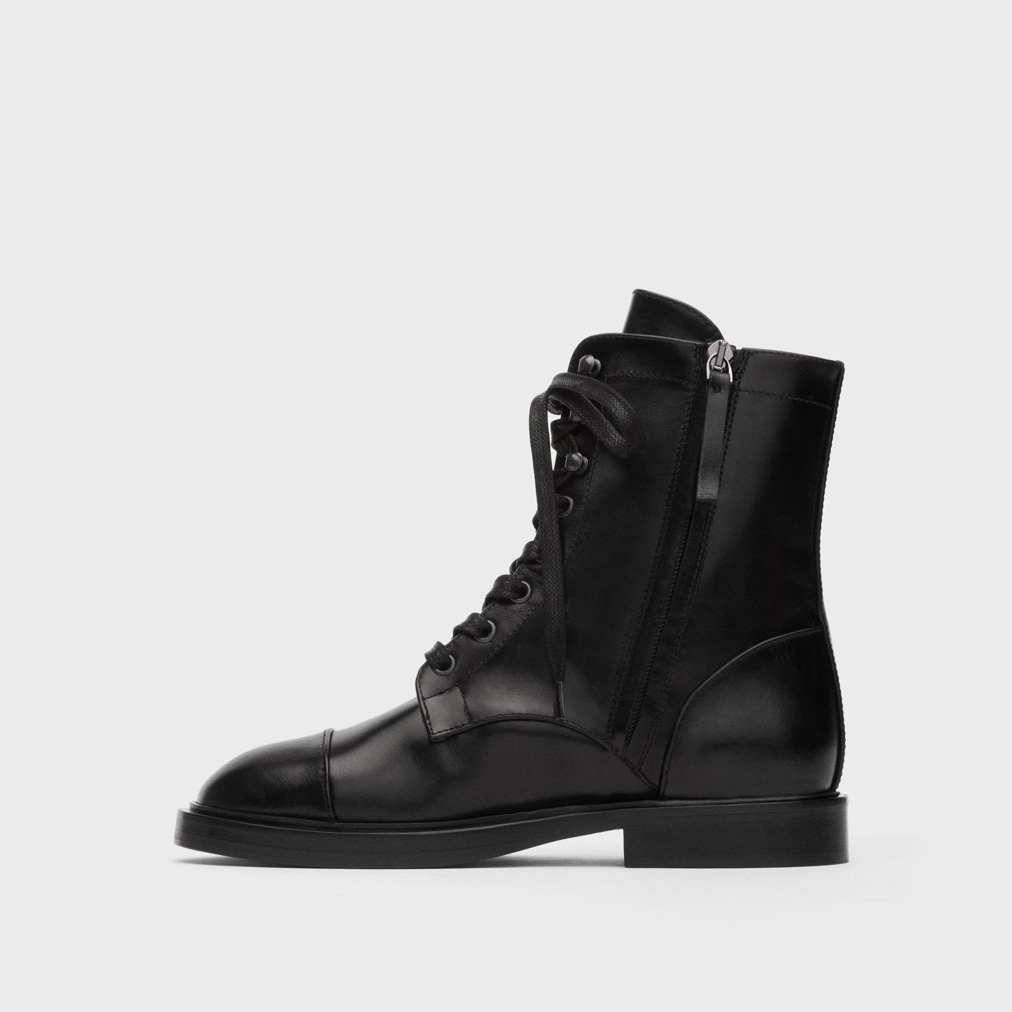 Combat Boot in Leather