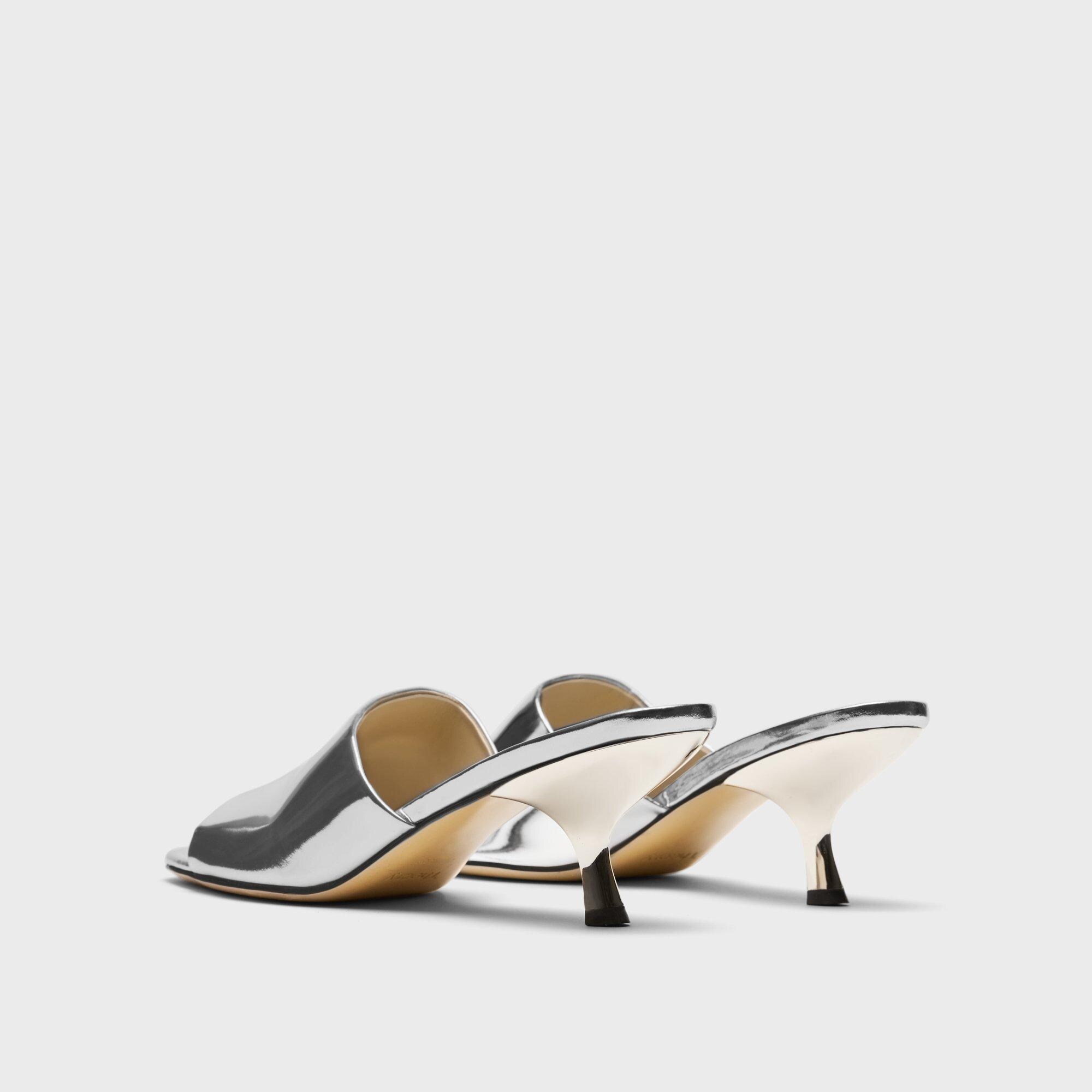 Mule Sandal in Metallic Leather