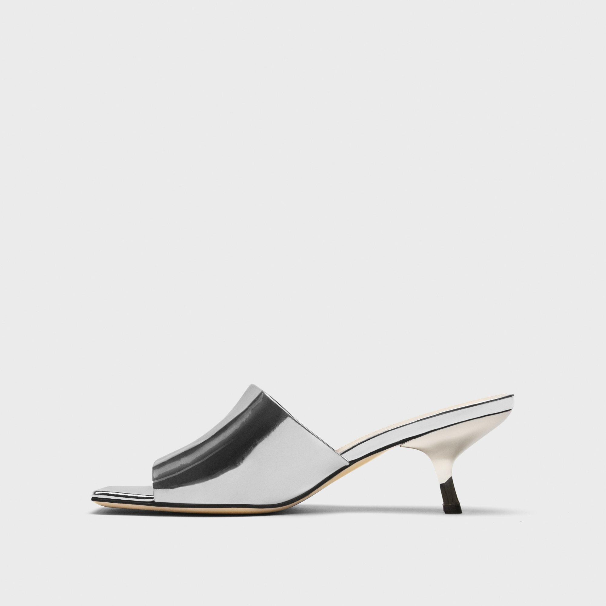 Mule Sandal in Metallic Leather
