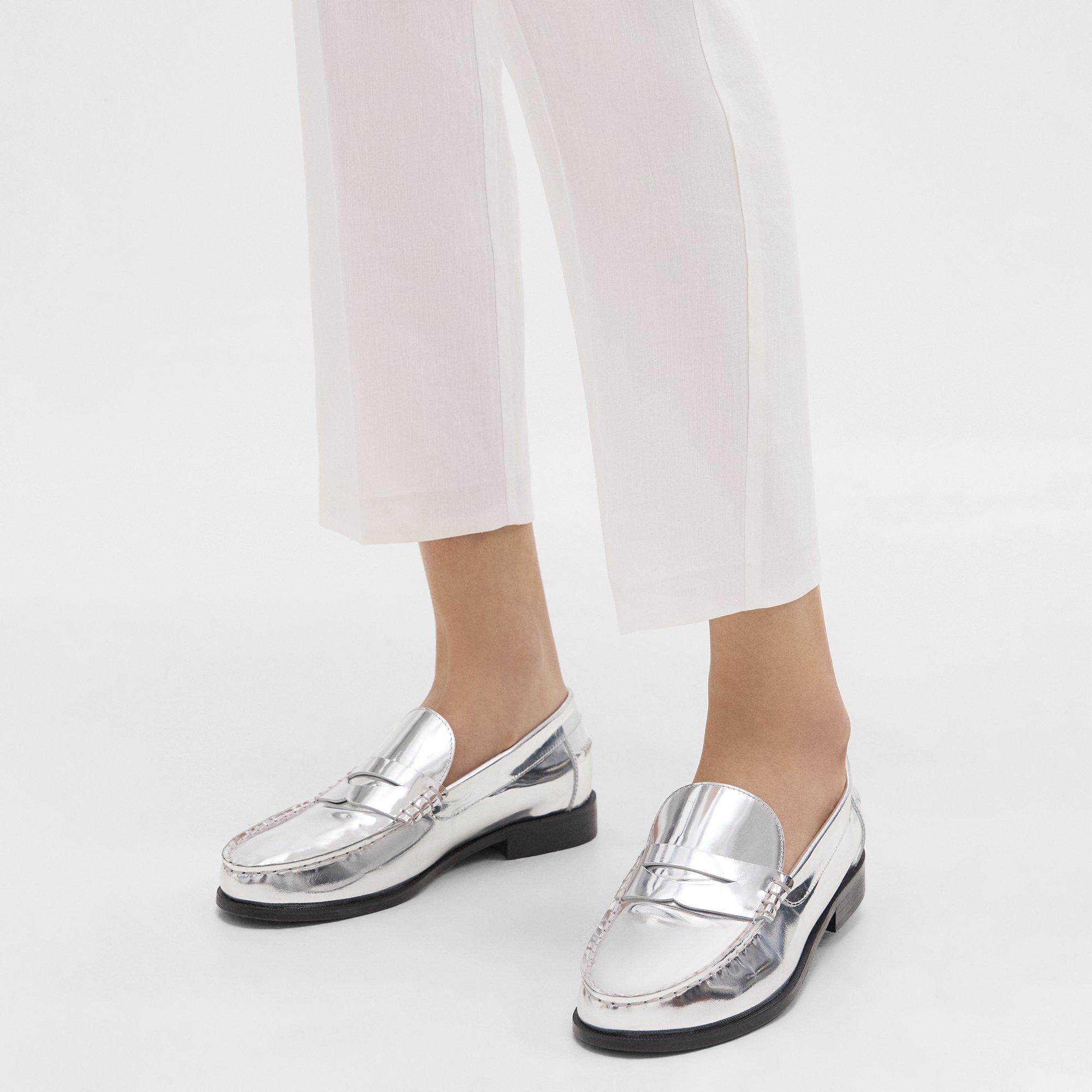 띠어리 Theory City Loafer in Metallic Leather,SILVER