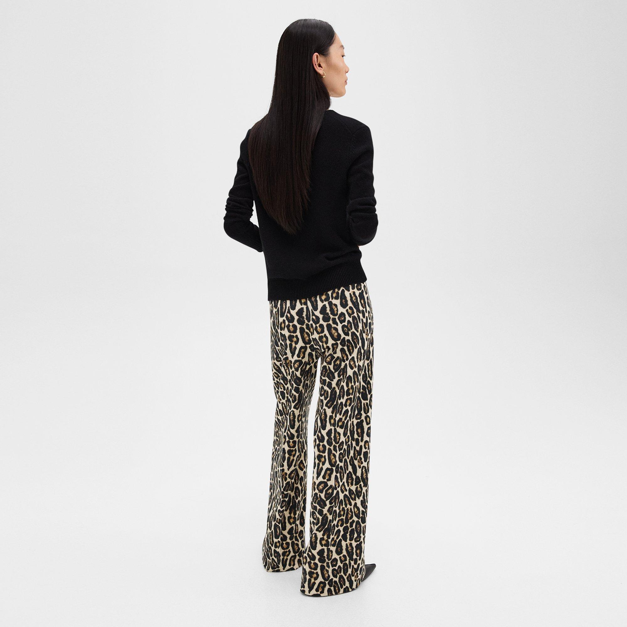 Lässige, gerade geschnittene Hose aus Wolle mit Stretch-Anteil und Leopardenprint