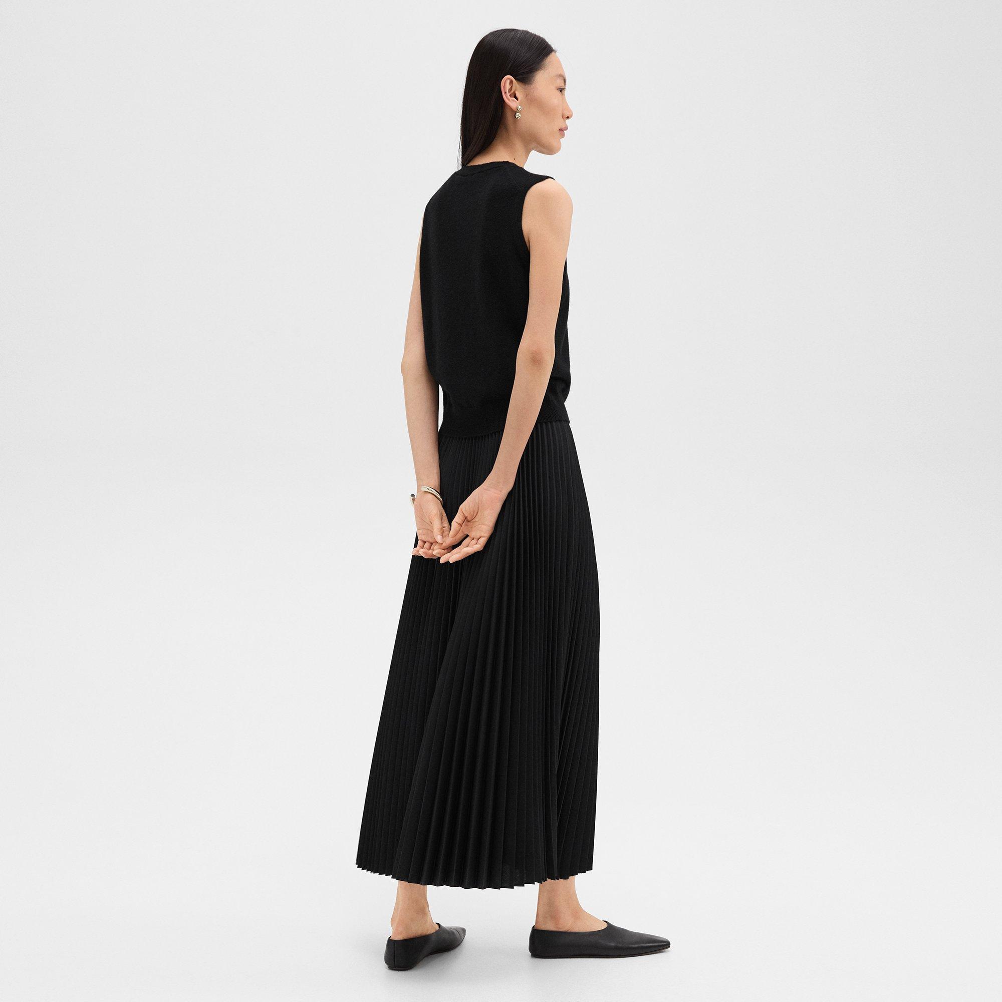 Pleated Pull-On Skirt in Stretch Wool-Blend