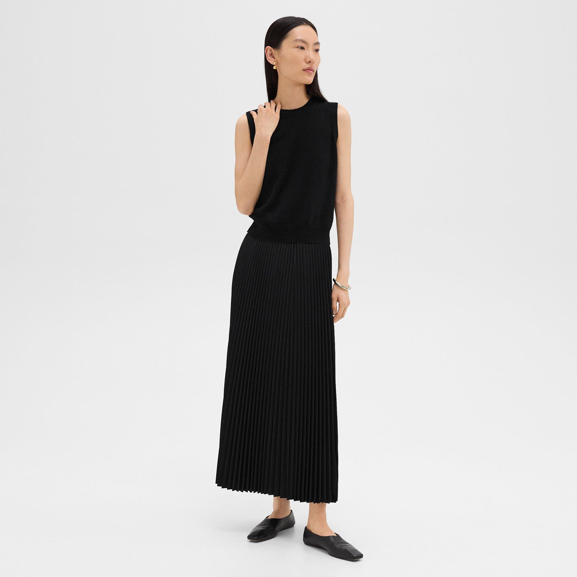 Pleated Pull-On Skirt in Stretch Wool-Blend