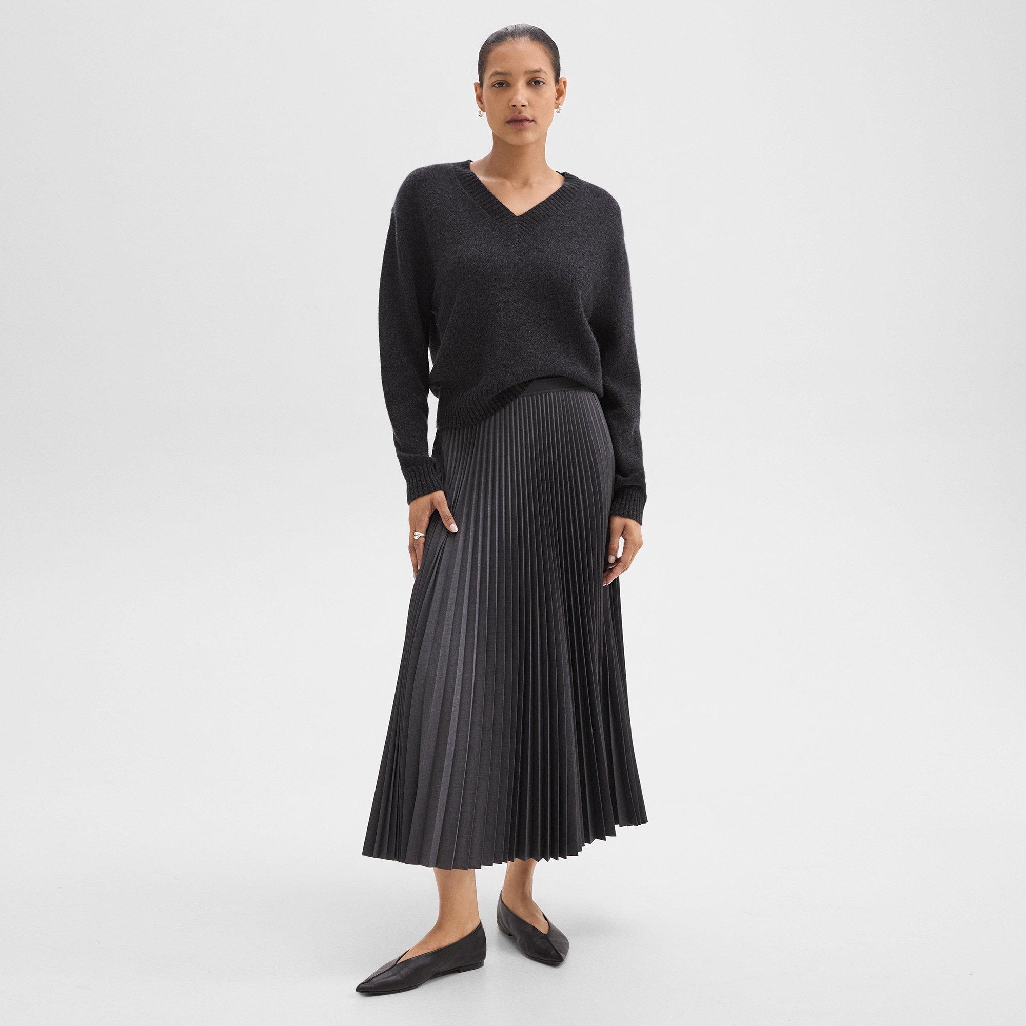 Pleated Pull-On Skirt in Stretch Wool-Blend