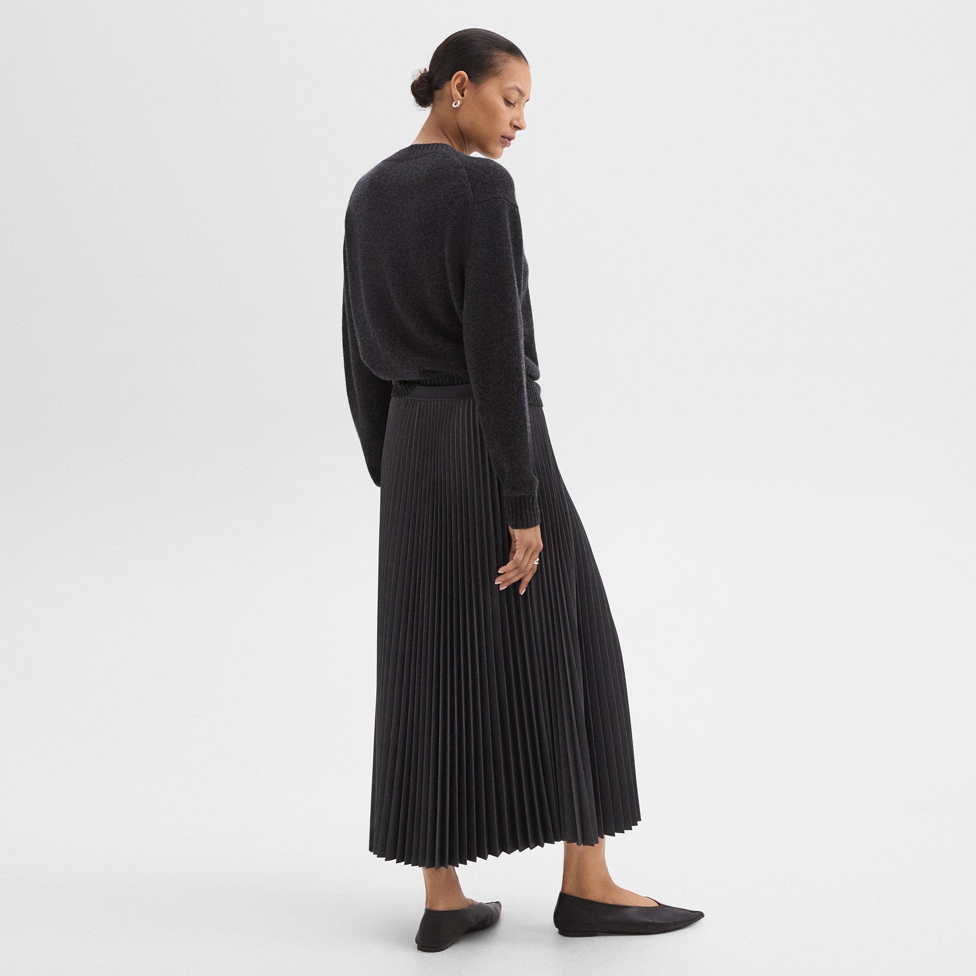 Pleated Pull-On Skirt in Stretch Wool-Blend