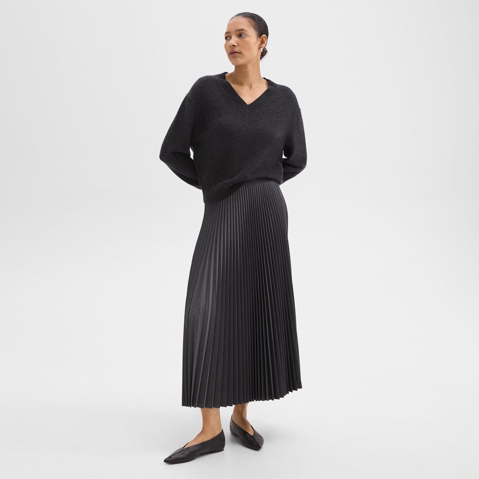 Pleated Pull-On Skirt in Stretch Wool-Blend