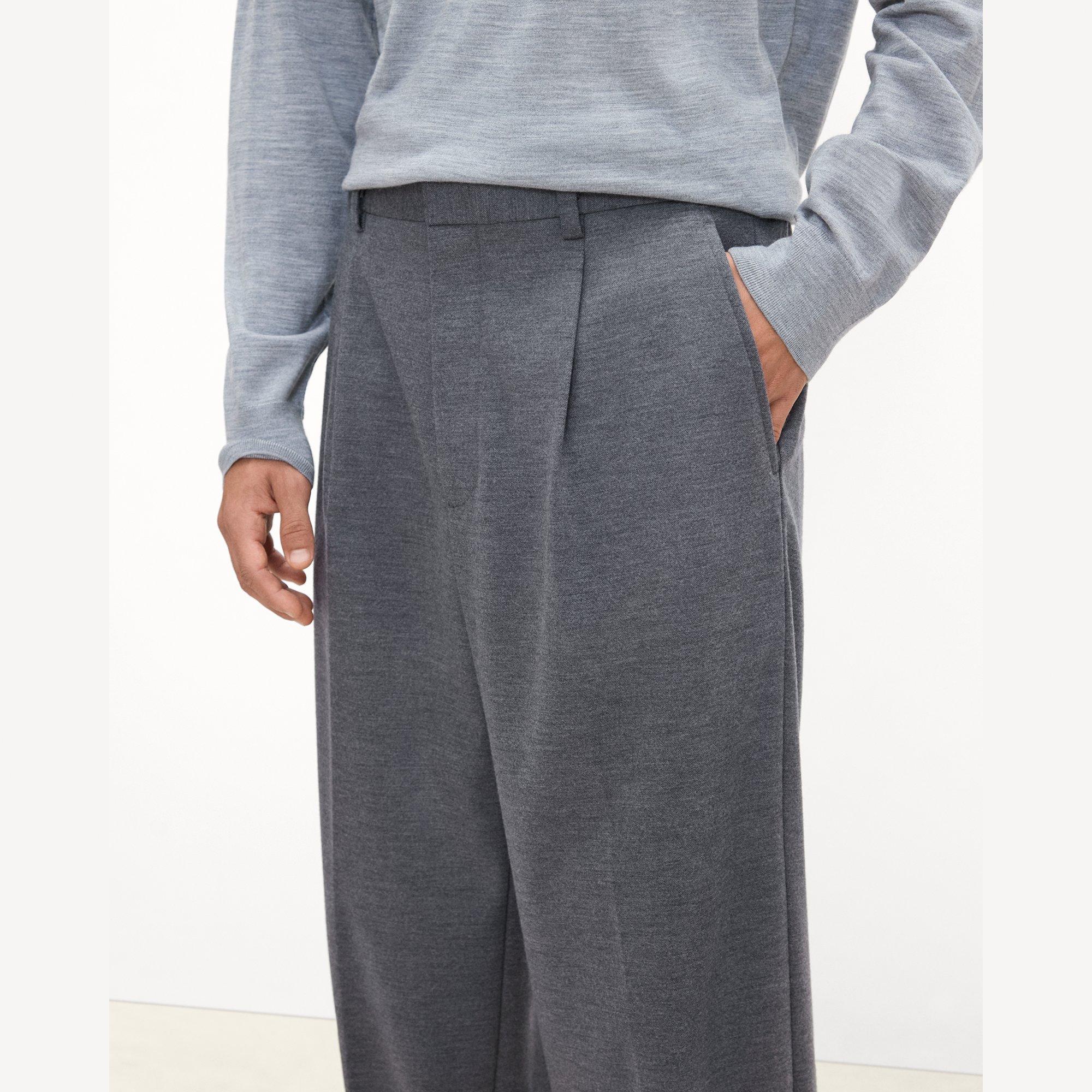 Relaxed Pleat Pant in Wool-Blend Knit
