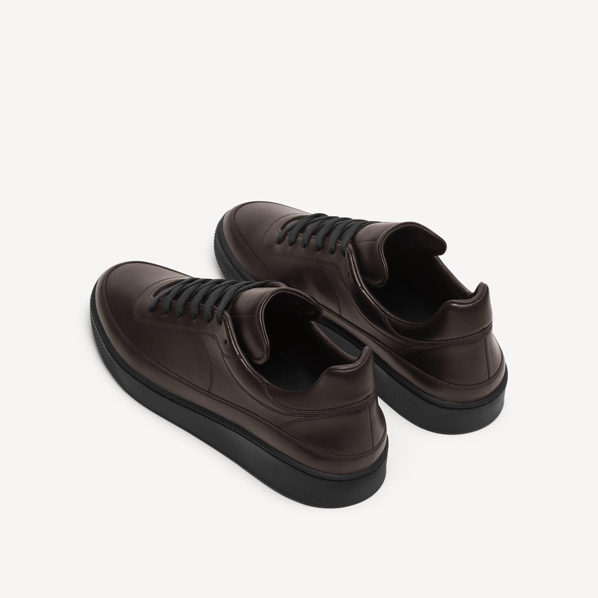 Sneaker in Leather