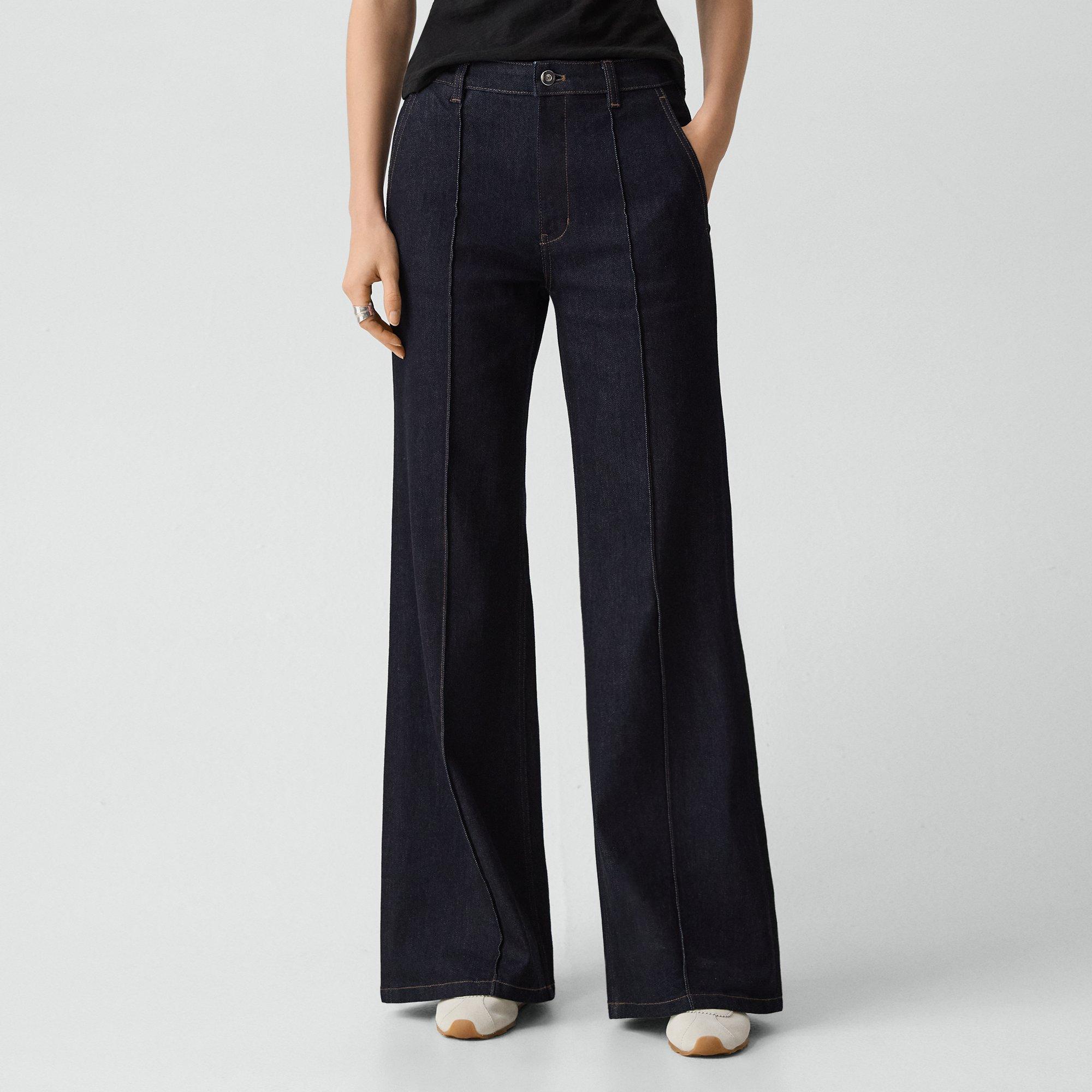 Flie&szlig;ende, weit ausgestellte Jeans aus Essential Denim