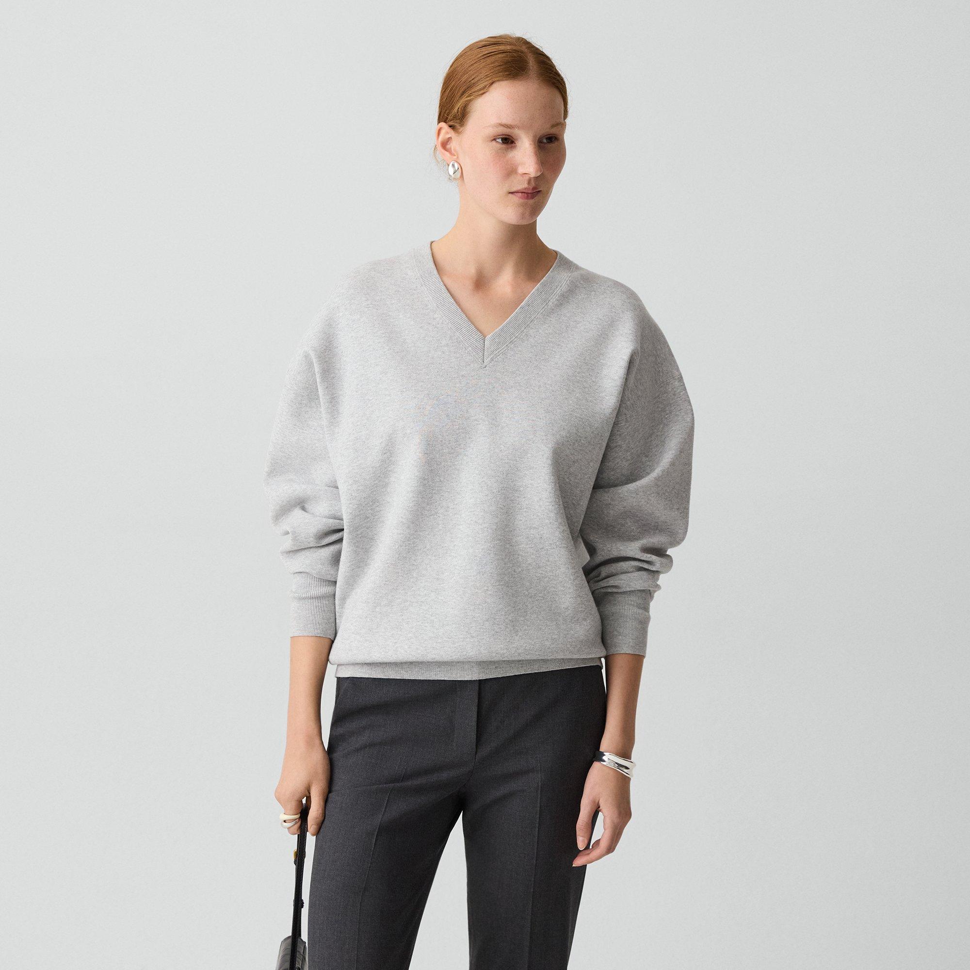 V-Neck Sweatshirt in Light Bilen