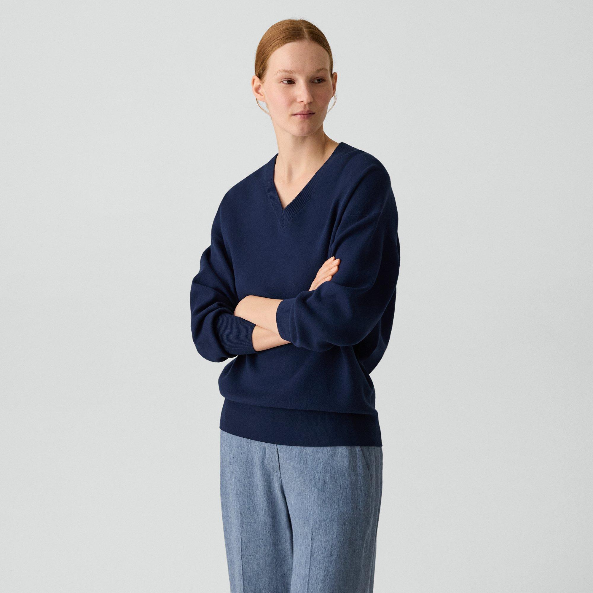 V-Neck Sweatshirt in Light Bilen