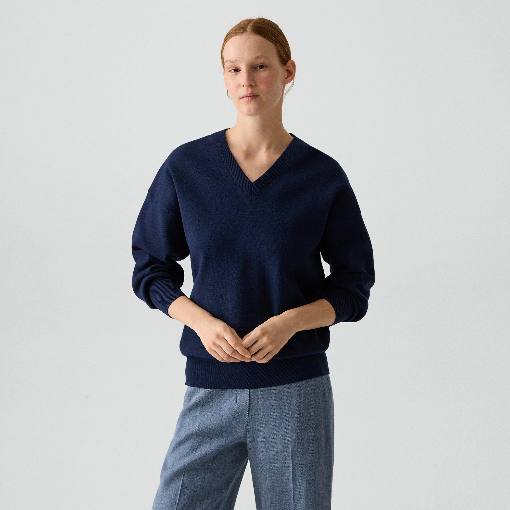 V-Neck Sweatshirt in Light Bilen