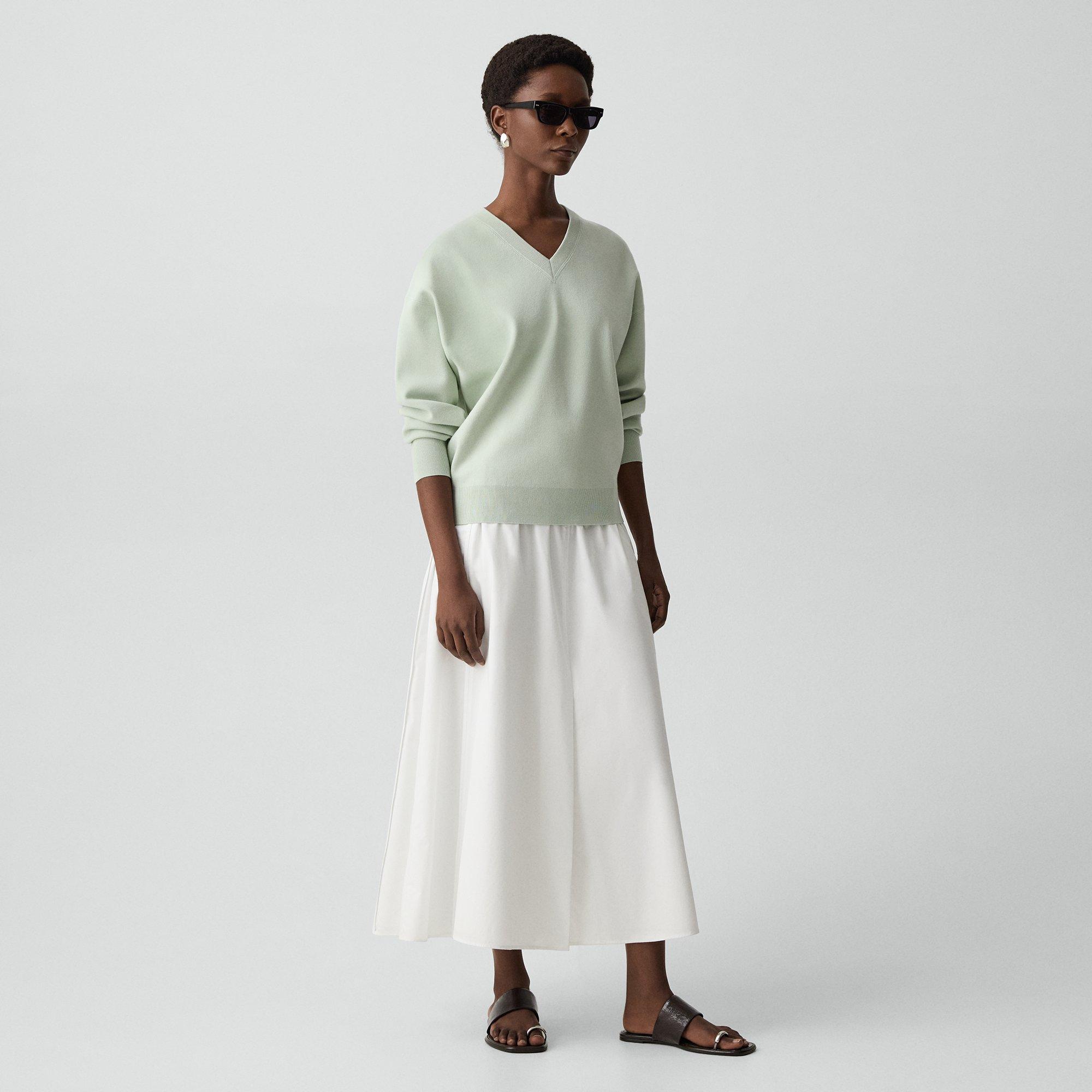 V-Neck Sweatshirt in Light Bilen