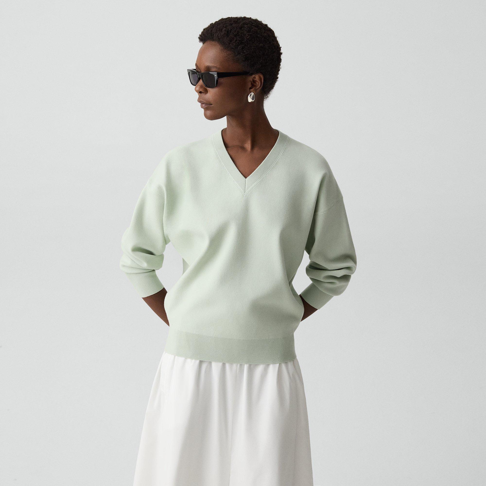 V-Neck Sweatshirt in Light Bilen