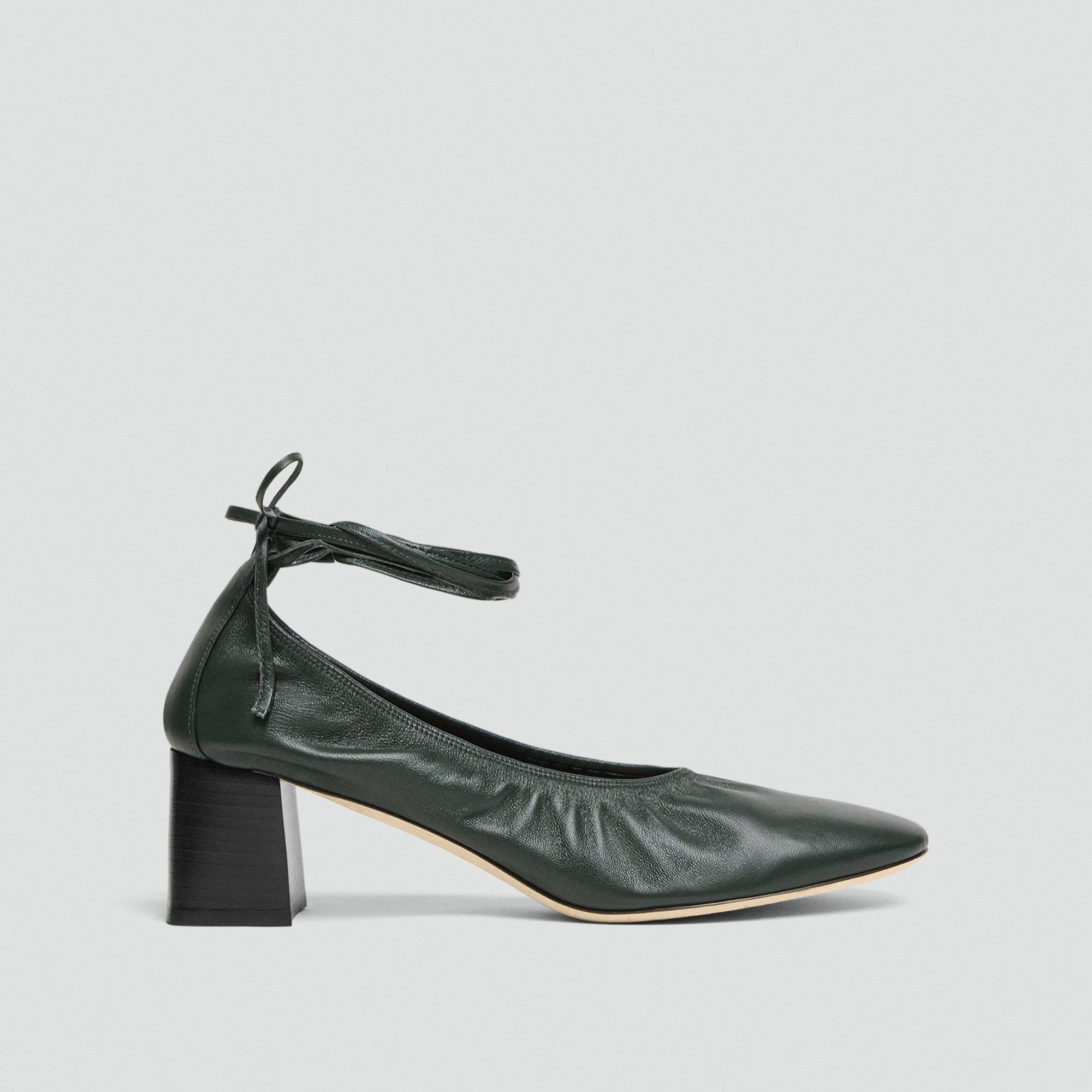 Ruched Pump in Smooth Leather