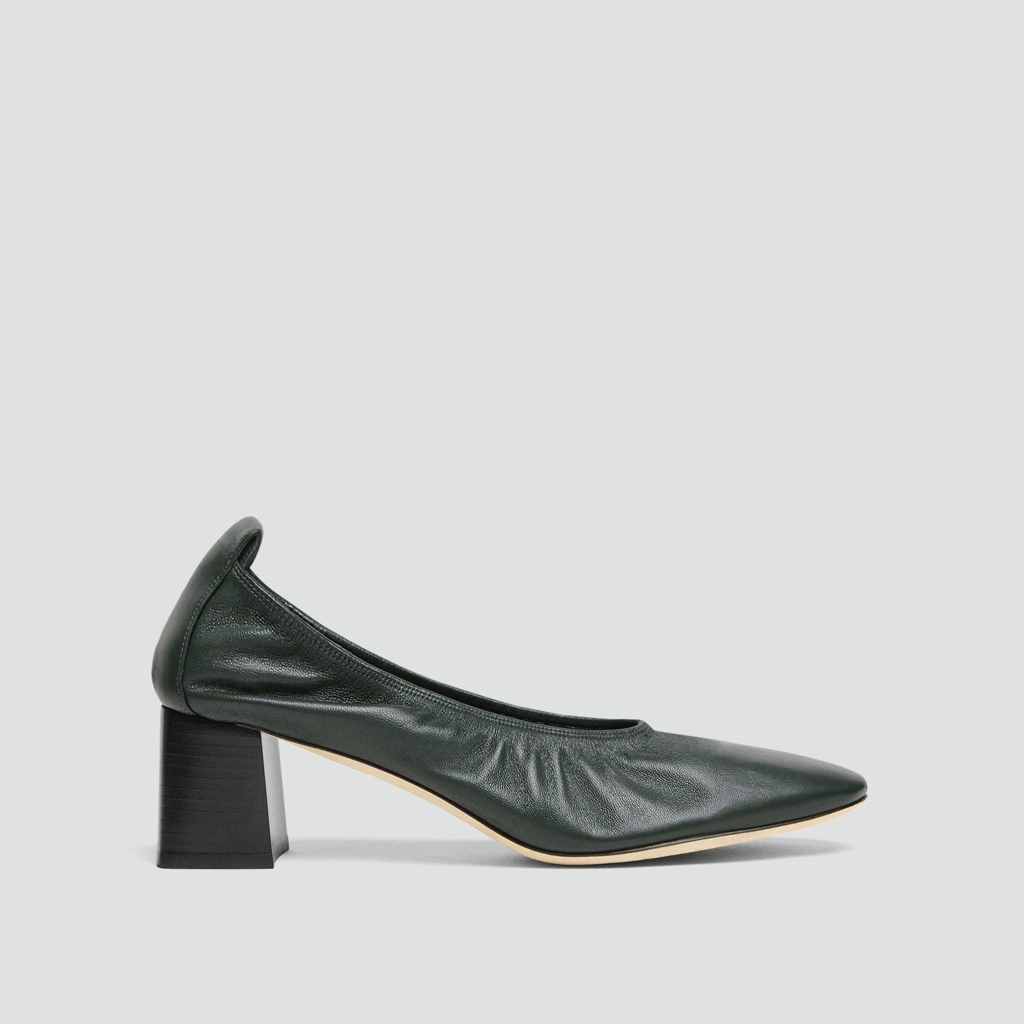 Ruched Pump in Smooth Leather