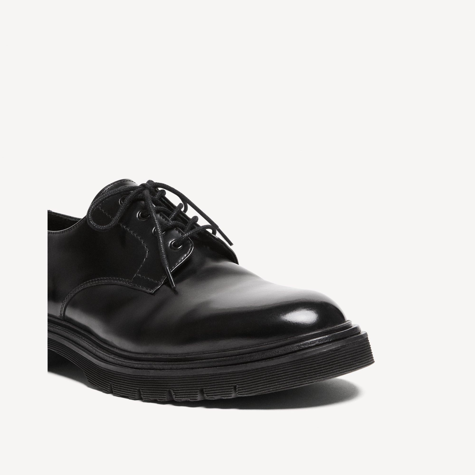 Derby Shoe in Leather
